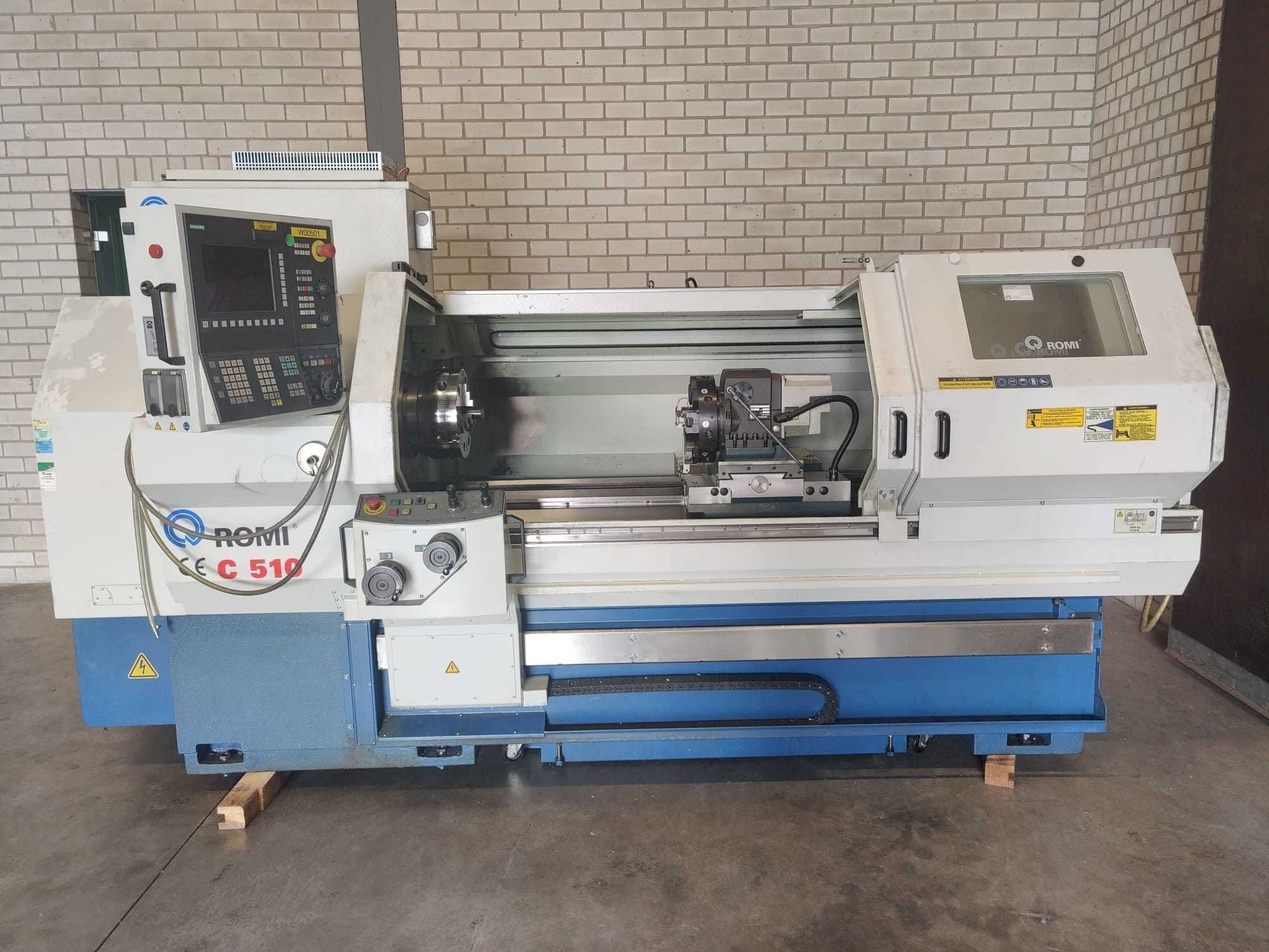 Frontansicht der Romi C510  Maschine
