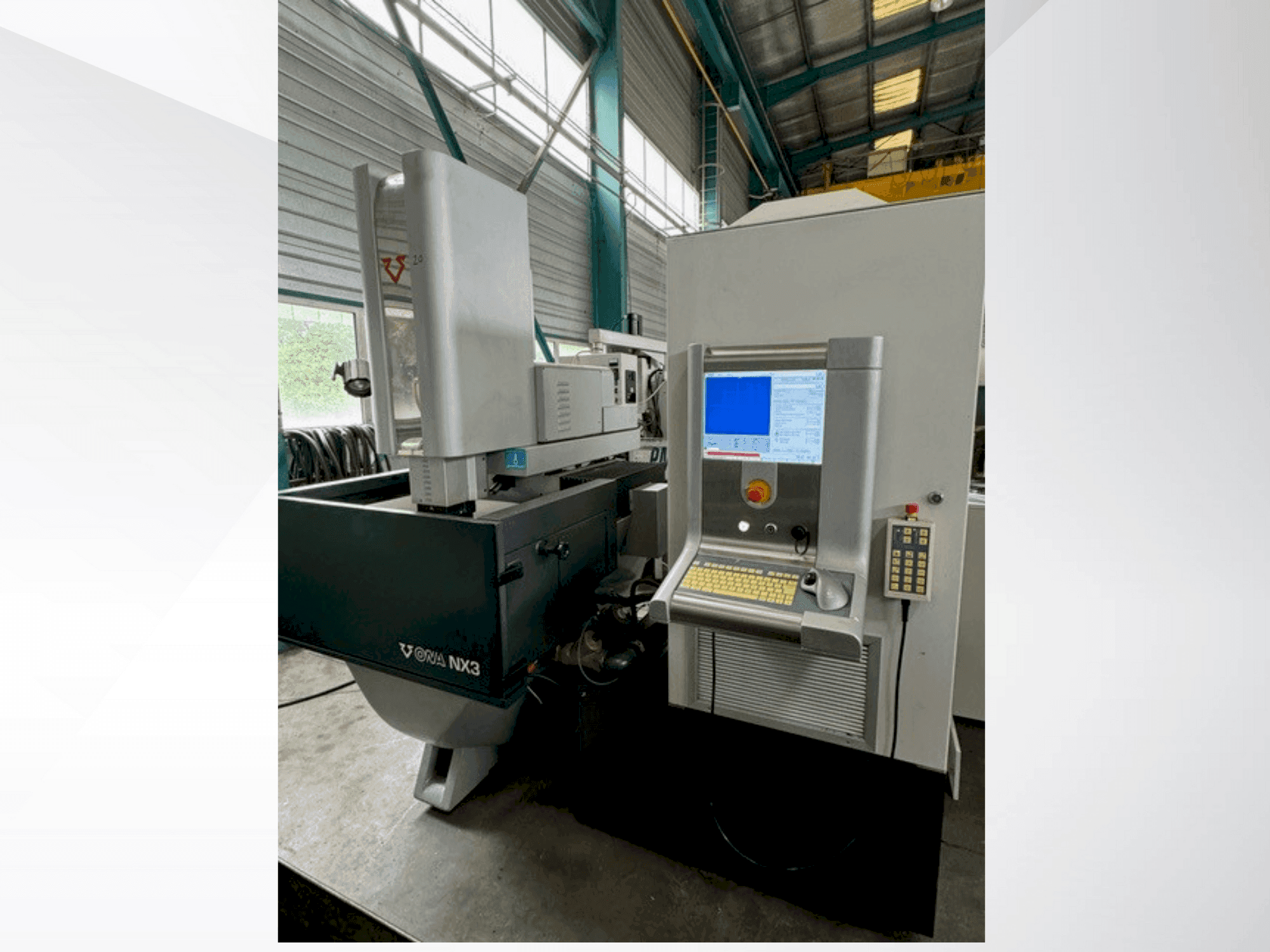 Frontansicht der ONA NX3  Maschine