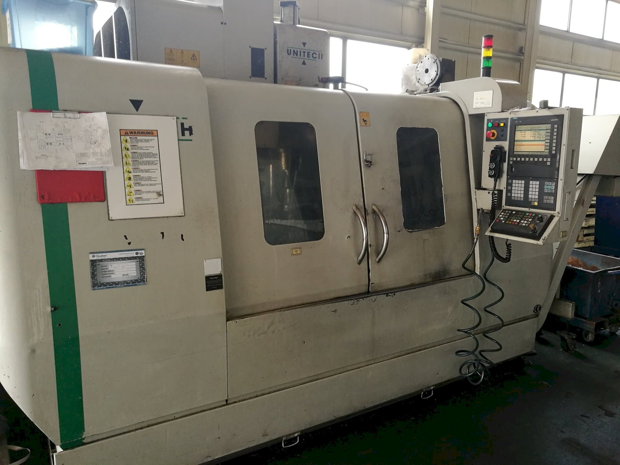 Frontansicht der UNITECH VMC-1250P3  Maschine