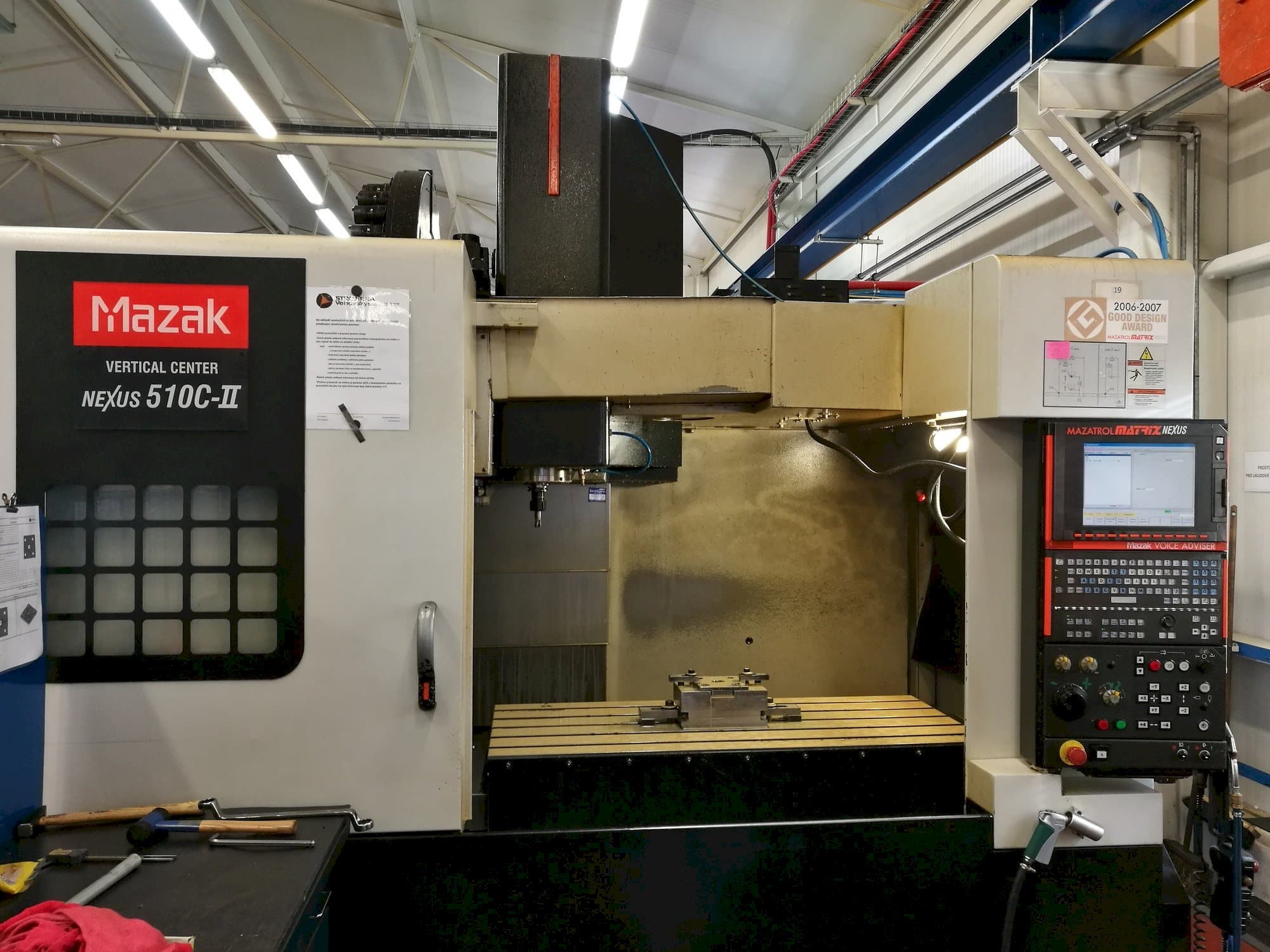 Frontansicht der Mazak VC Nexus 510C-II  Maschine