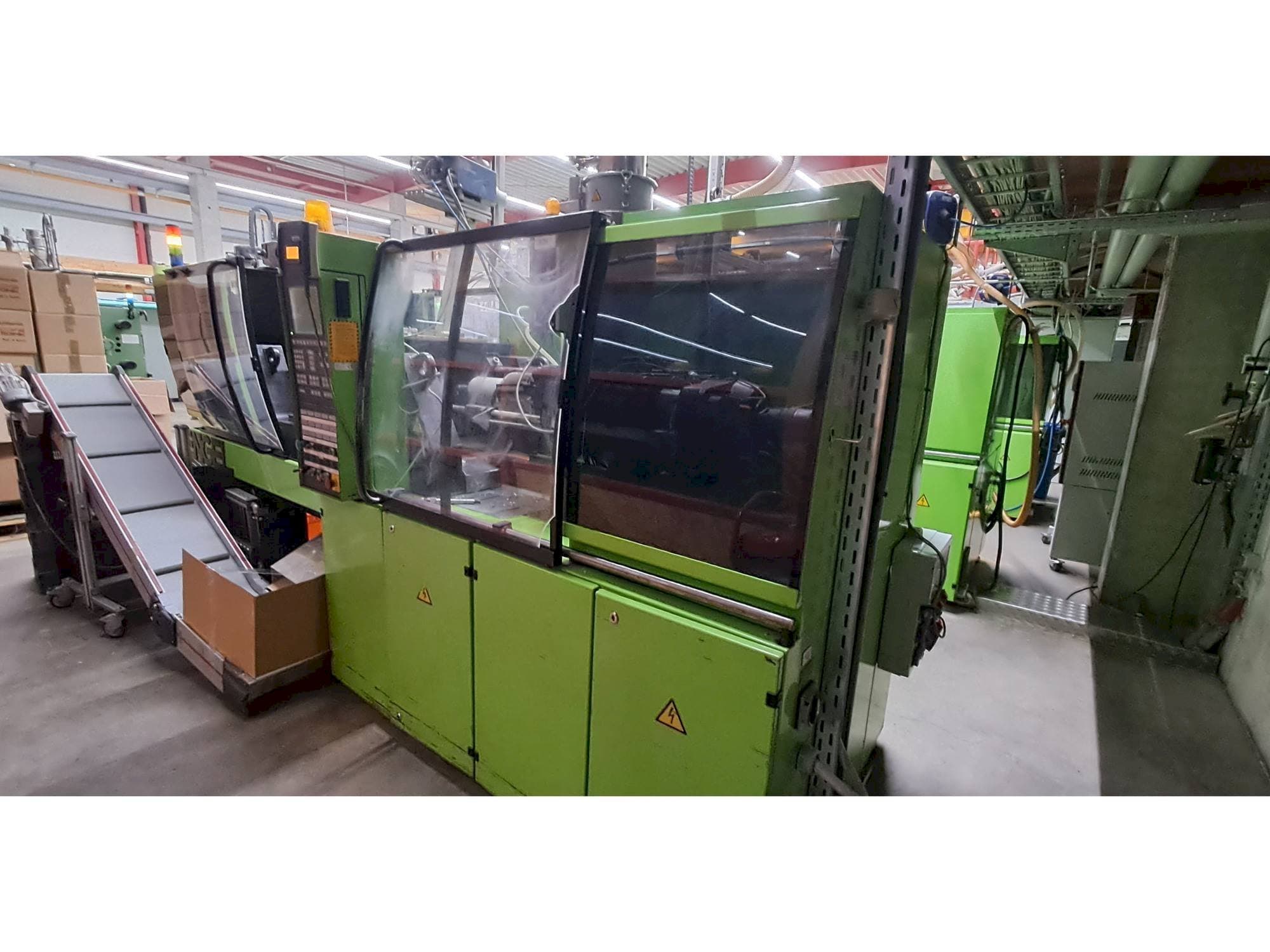 Frontansicht der Engel ES 330/110 HL  Maschine