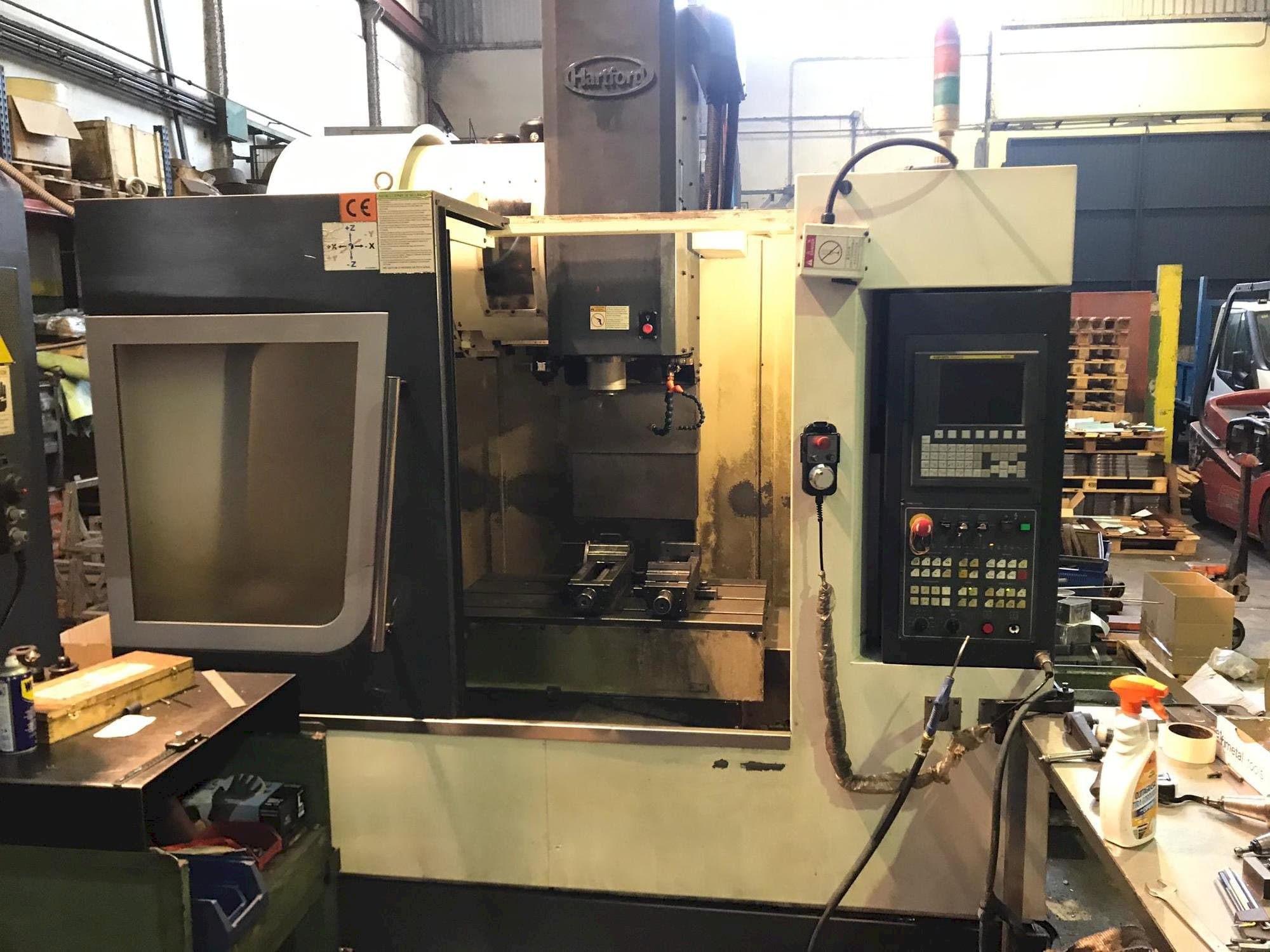 Frontansicht der Hartford LG-800  Maschine