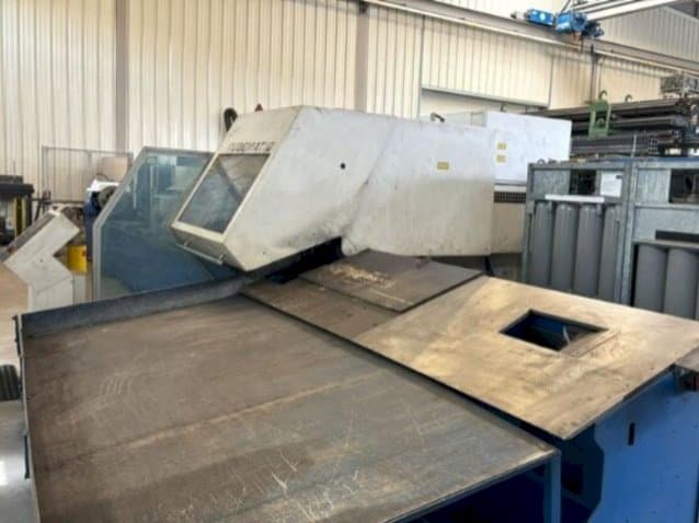 Frontansicht der TRUMPF TRUMATIC TLF 2700TM  Maschine