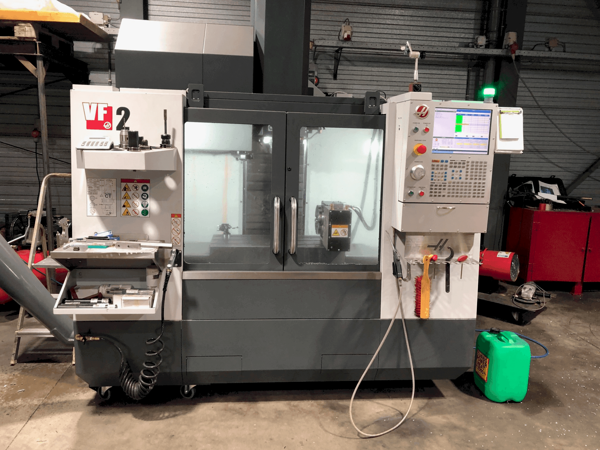 Frontansicht der HAAS VF-2  Maschine
