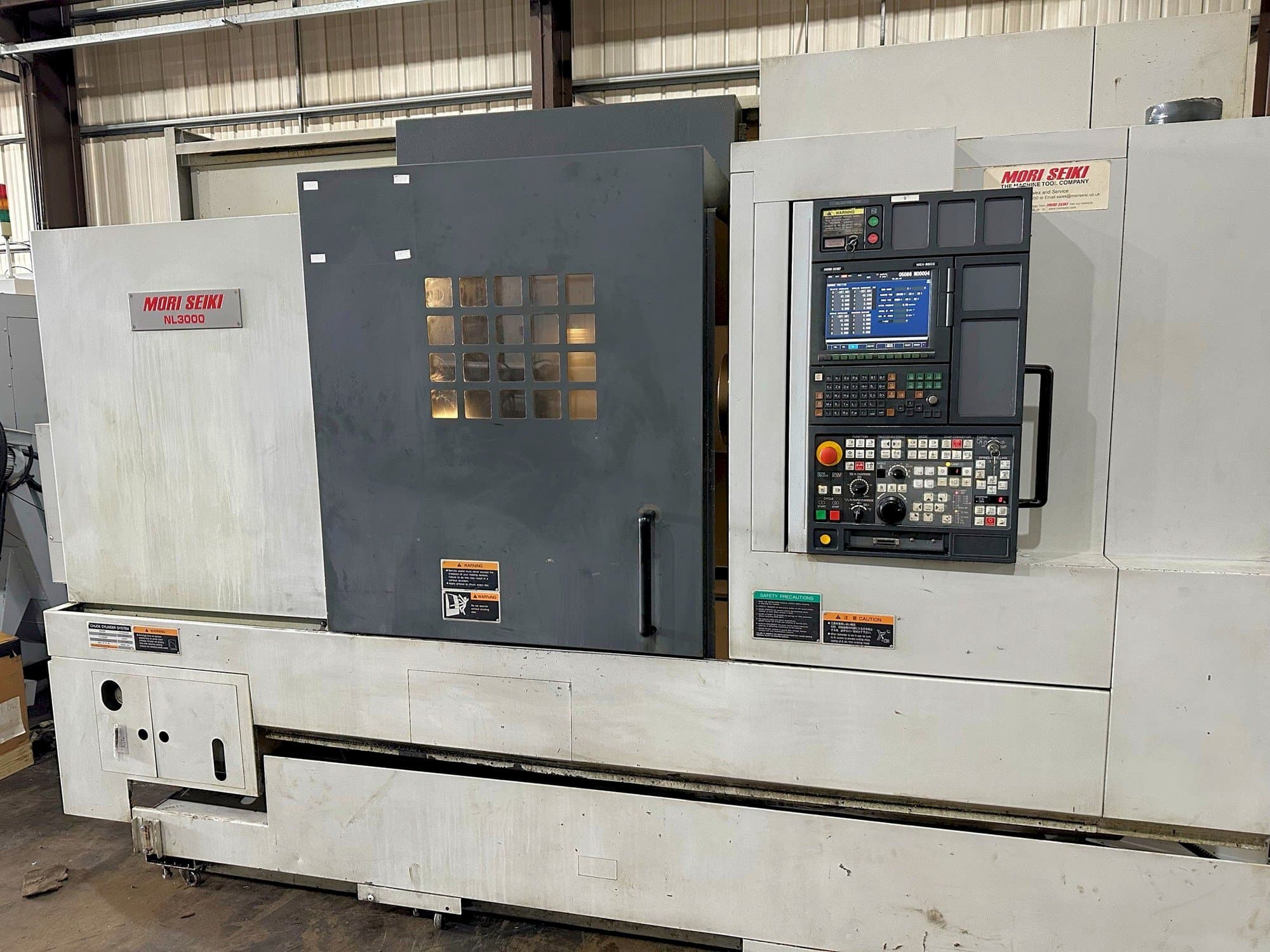 Frontansicht der MORI SEIKI NL3000Y/700  Maschine