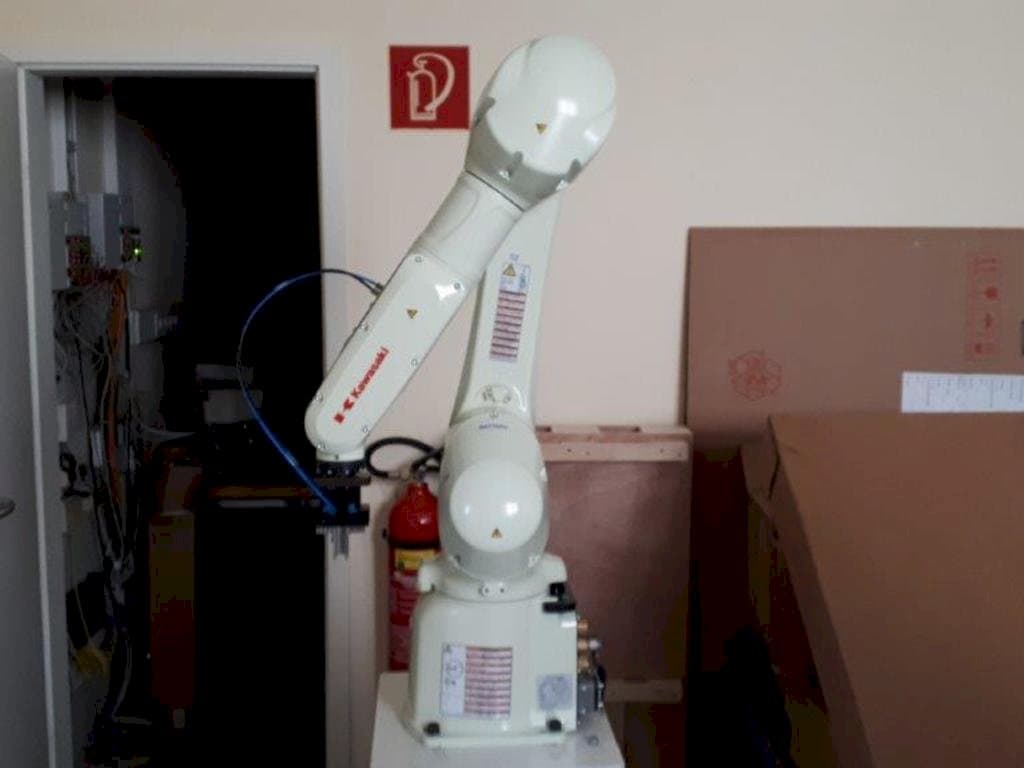 Frontansicht der Kawasaki RS007L  Maschine