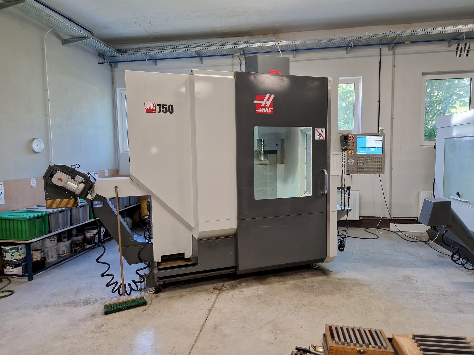 Frontansicht der HAAS UMC-750  Maschine