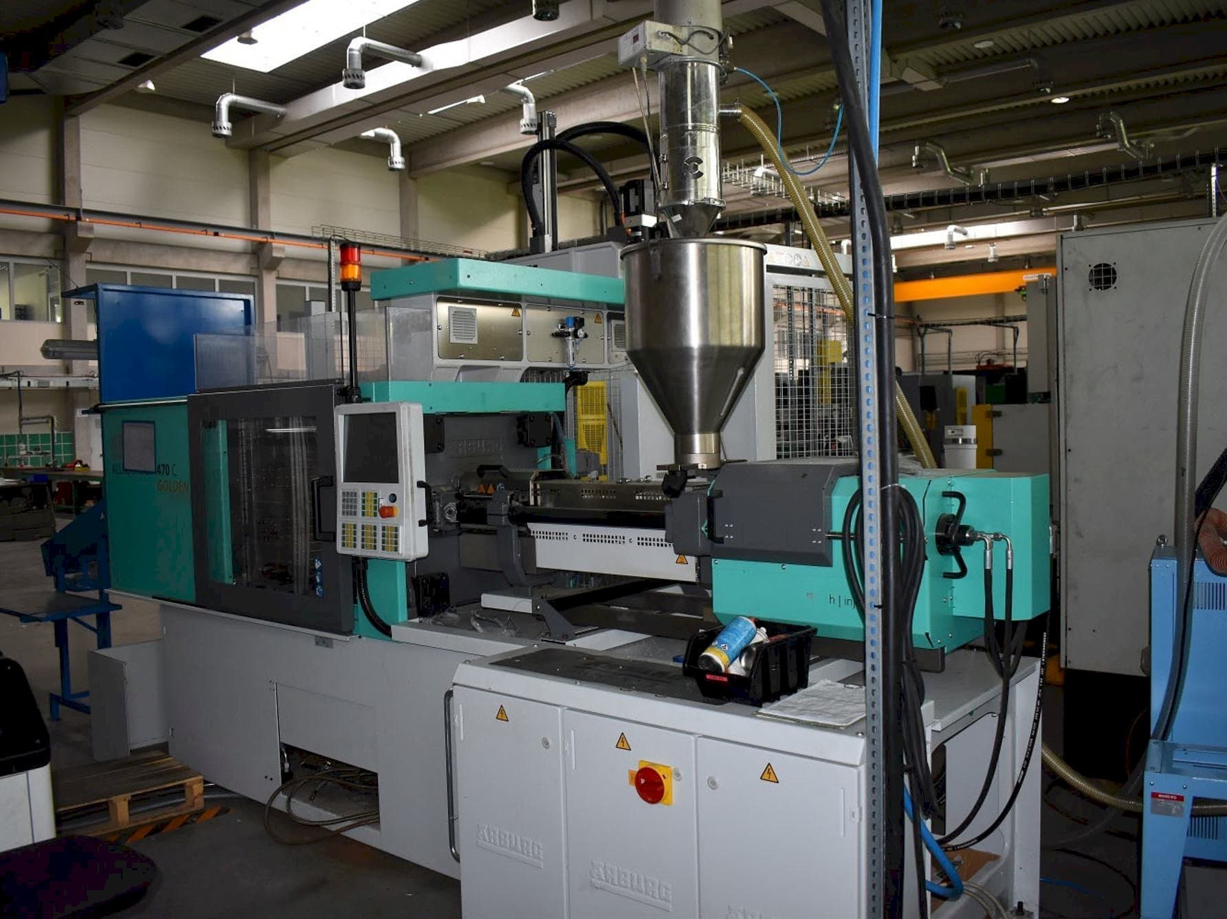 Frontansicht der Arburg ALLROUNDER 470 C 1500 - 400  Maschine