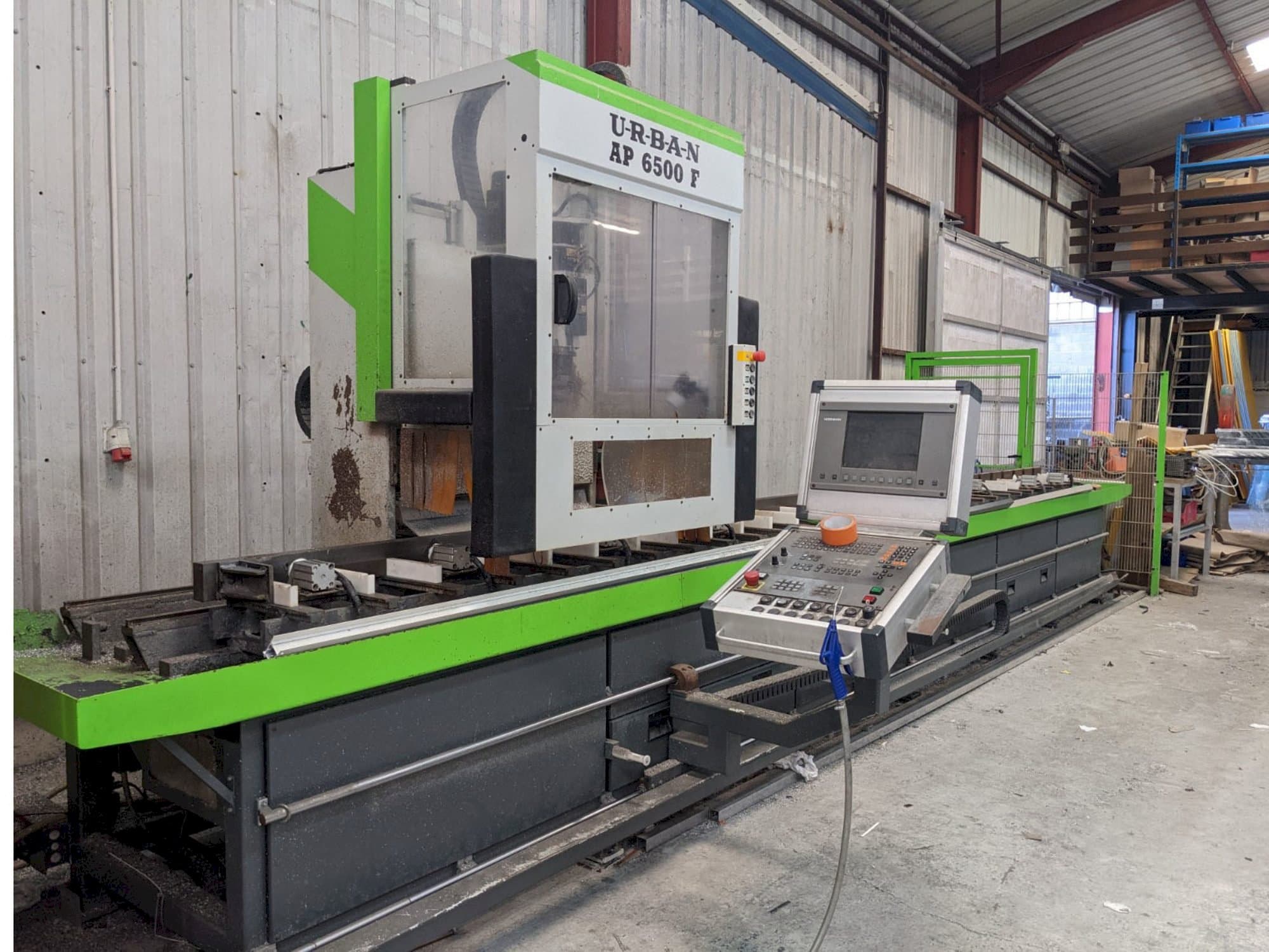 Frontansicht der URBAN AP6500  Maschine