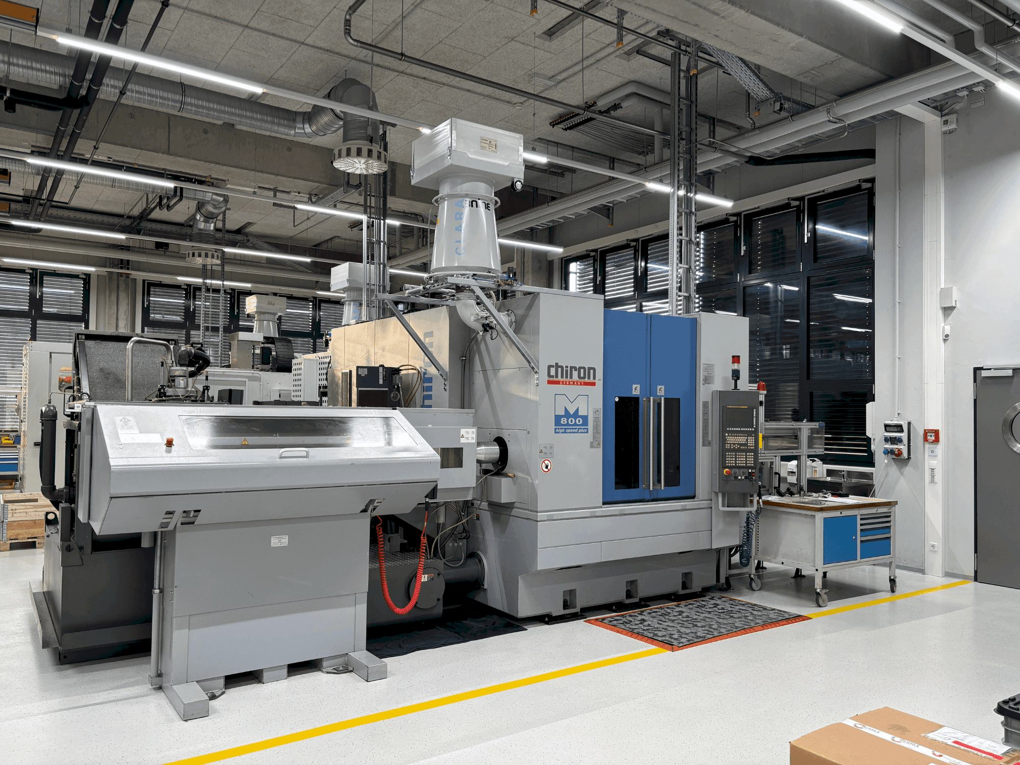 Frontansicht der CHIRON Mill 800  Maschine