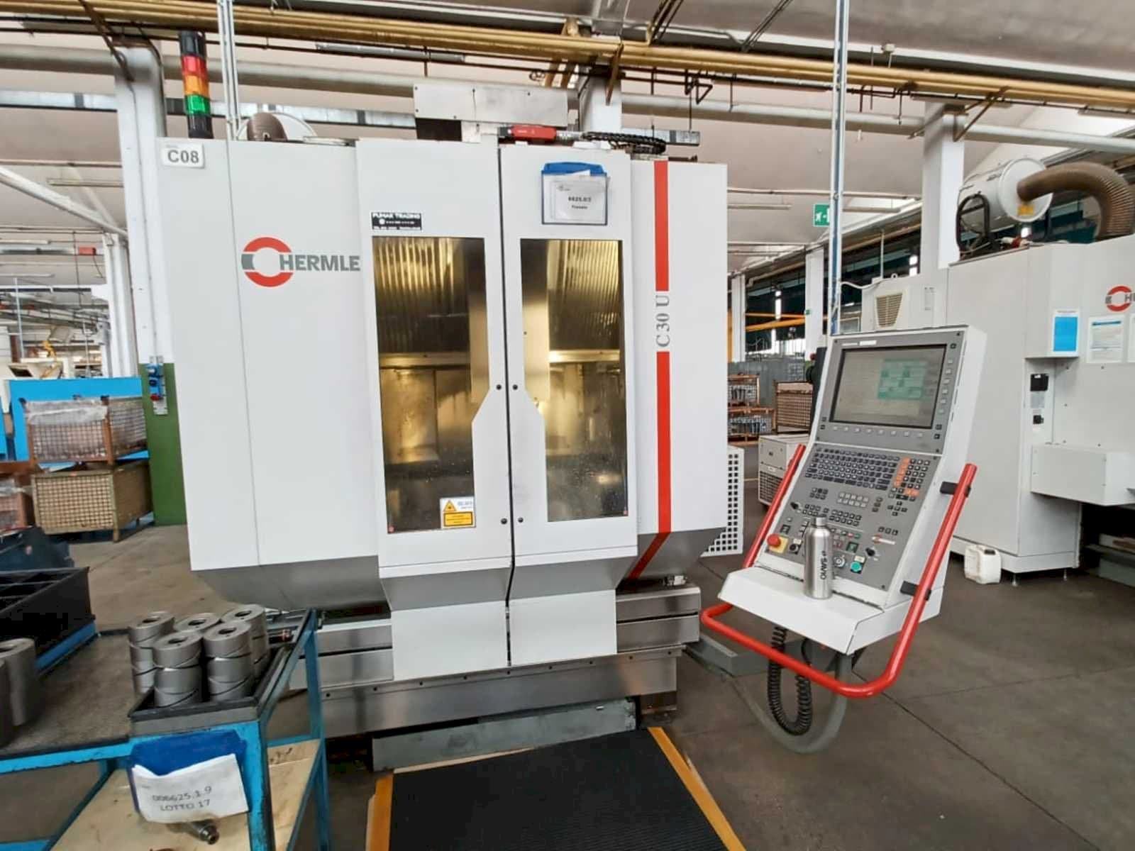 Frontansicht der HERMLE C30U  Maschine