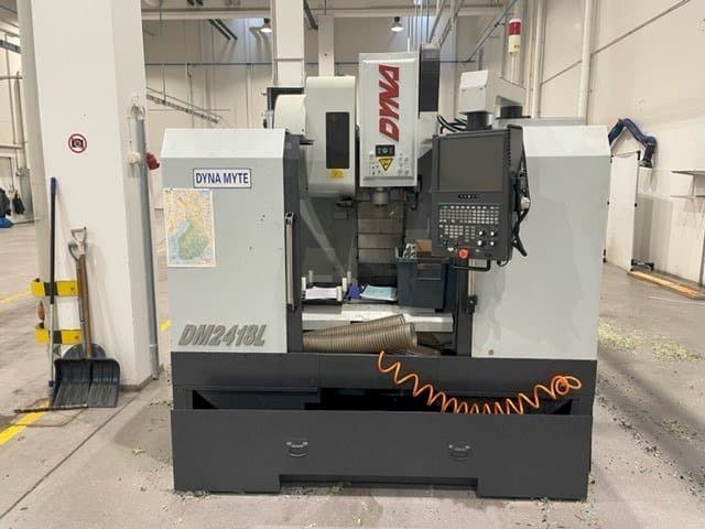 Frontansicht der Dyna Myte DM 2418 L Maschine