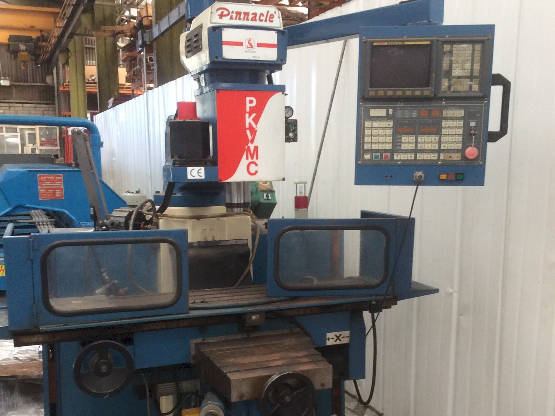 Frontansicht der Pinnacle PKVMC  Maschine