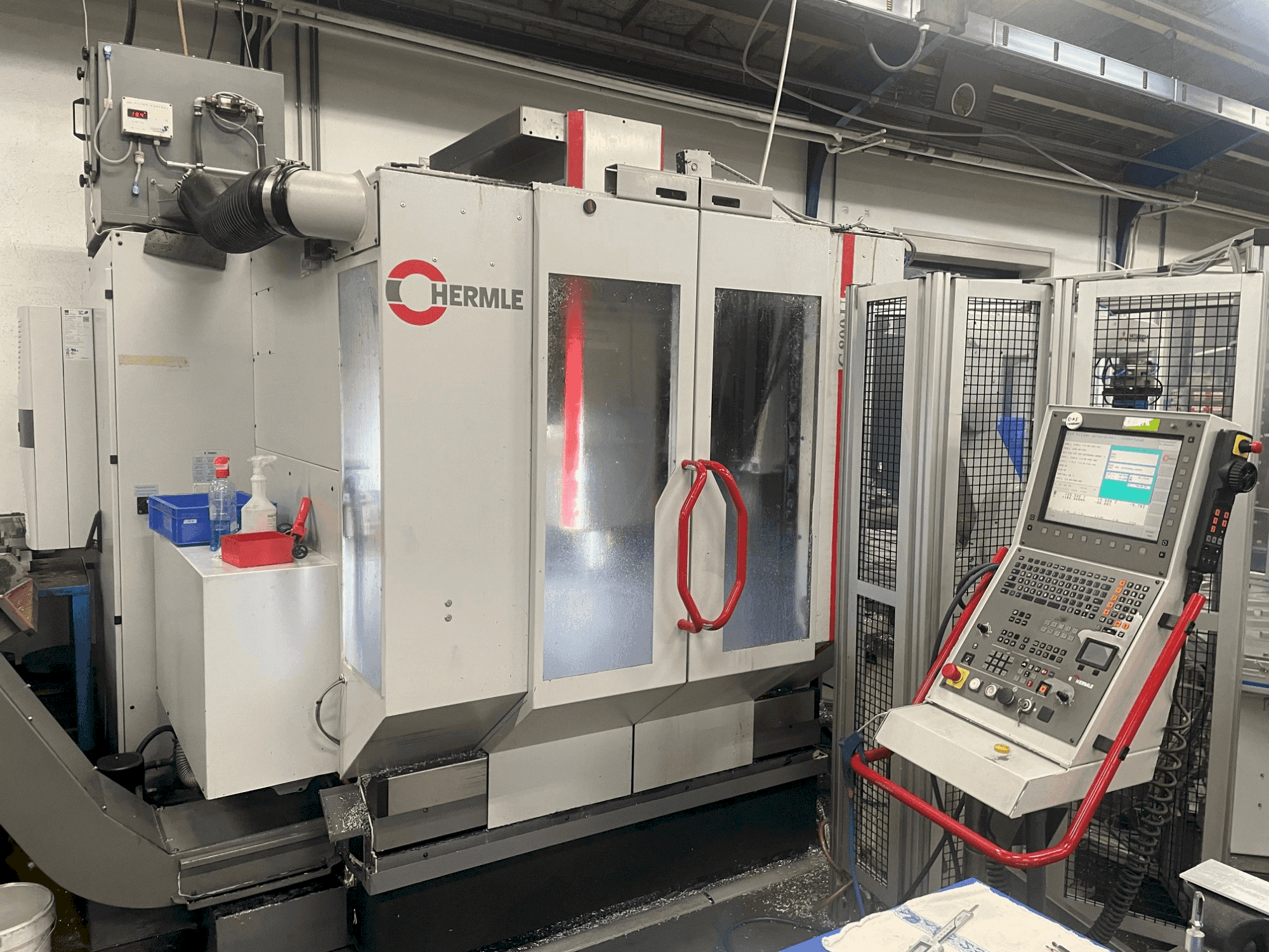 Frontansicht der HERMLE C 800 U  Maschine