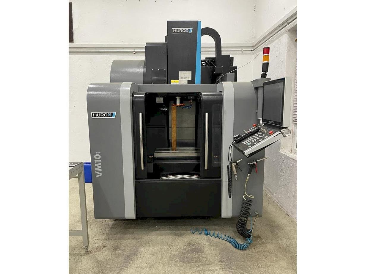 Frontansicht der Hurco VM 10 i  Maschine