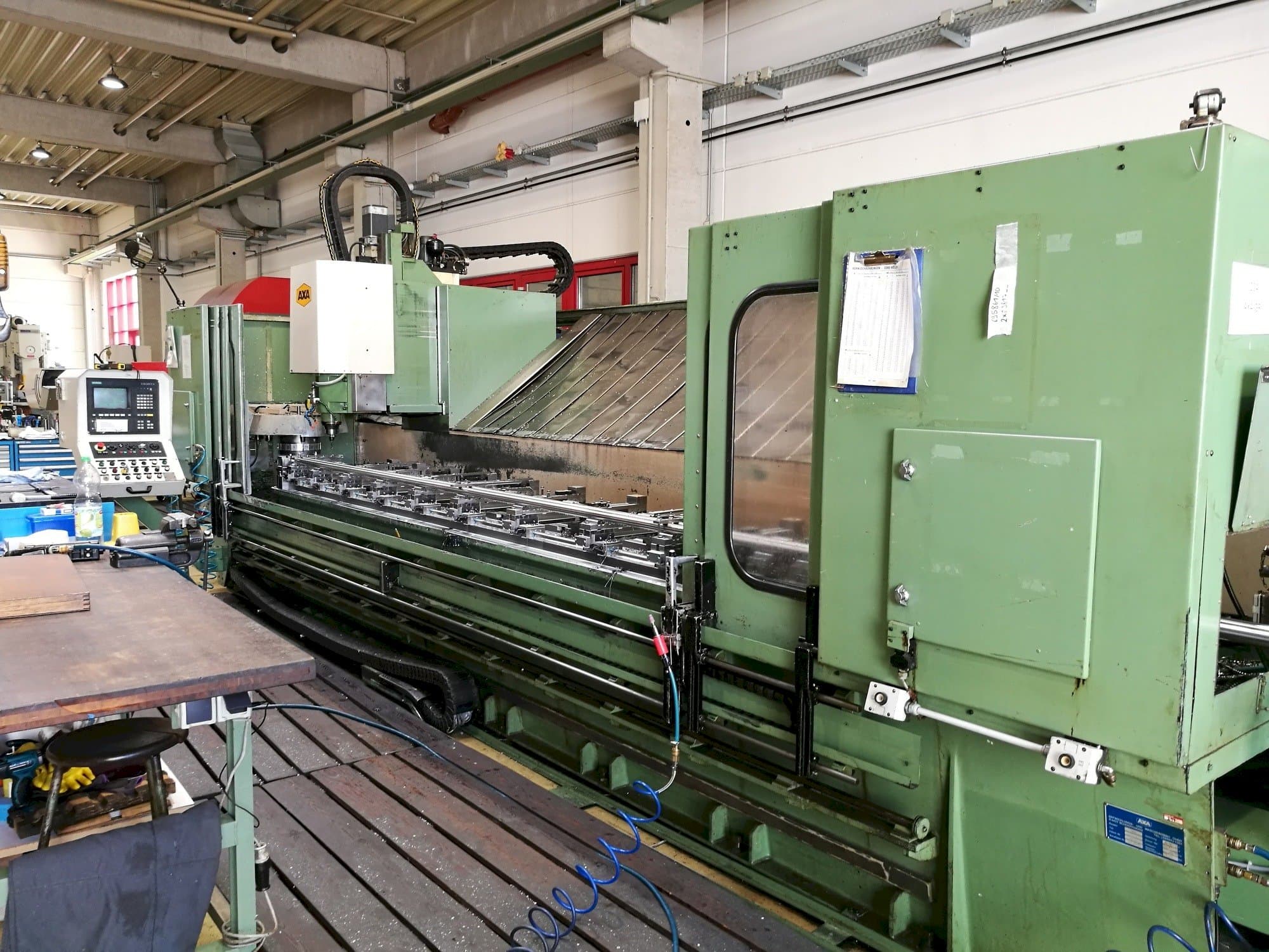 Frontansicht der AXA VSC 3  Maschine