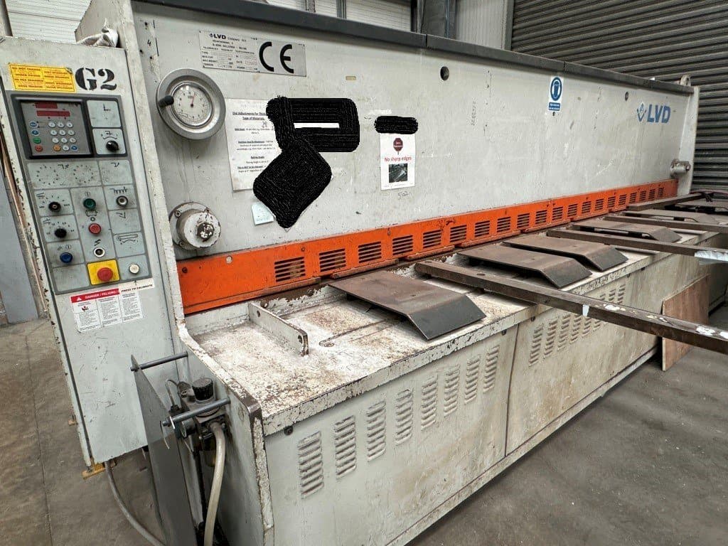 Frontansicht der LVD HST-C 40/6  Maschine