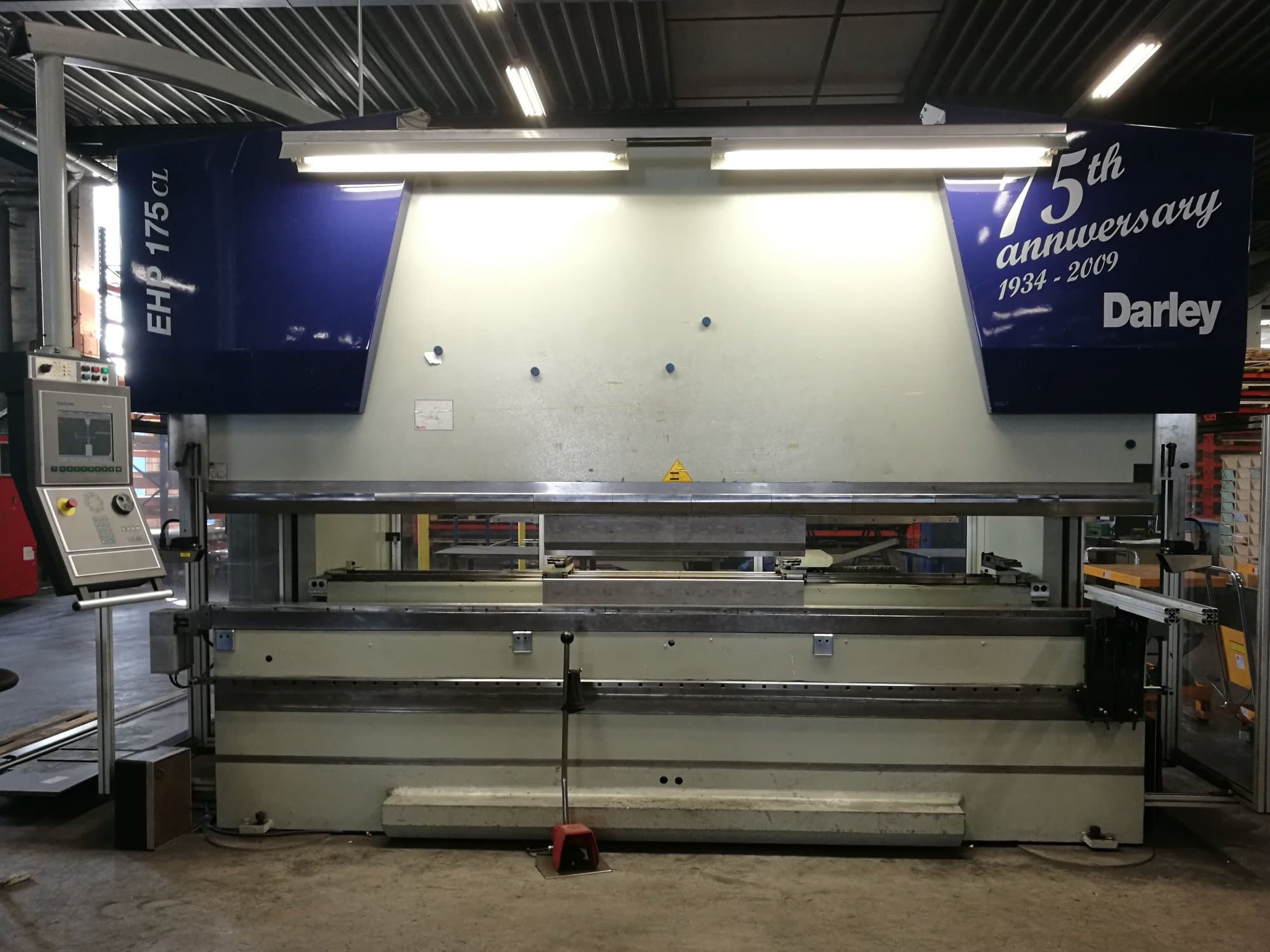 Frontansicht der Darley EHP LS 175.36/31 CL Maschine