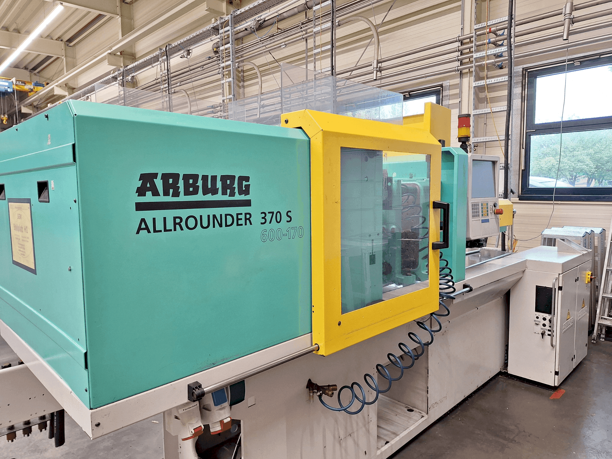 Frontansicht der Arburg 370 S 600 - 170  Maschine
