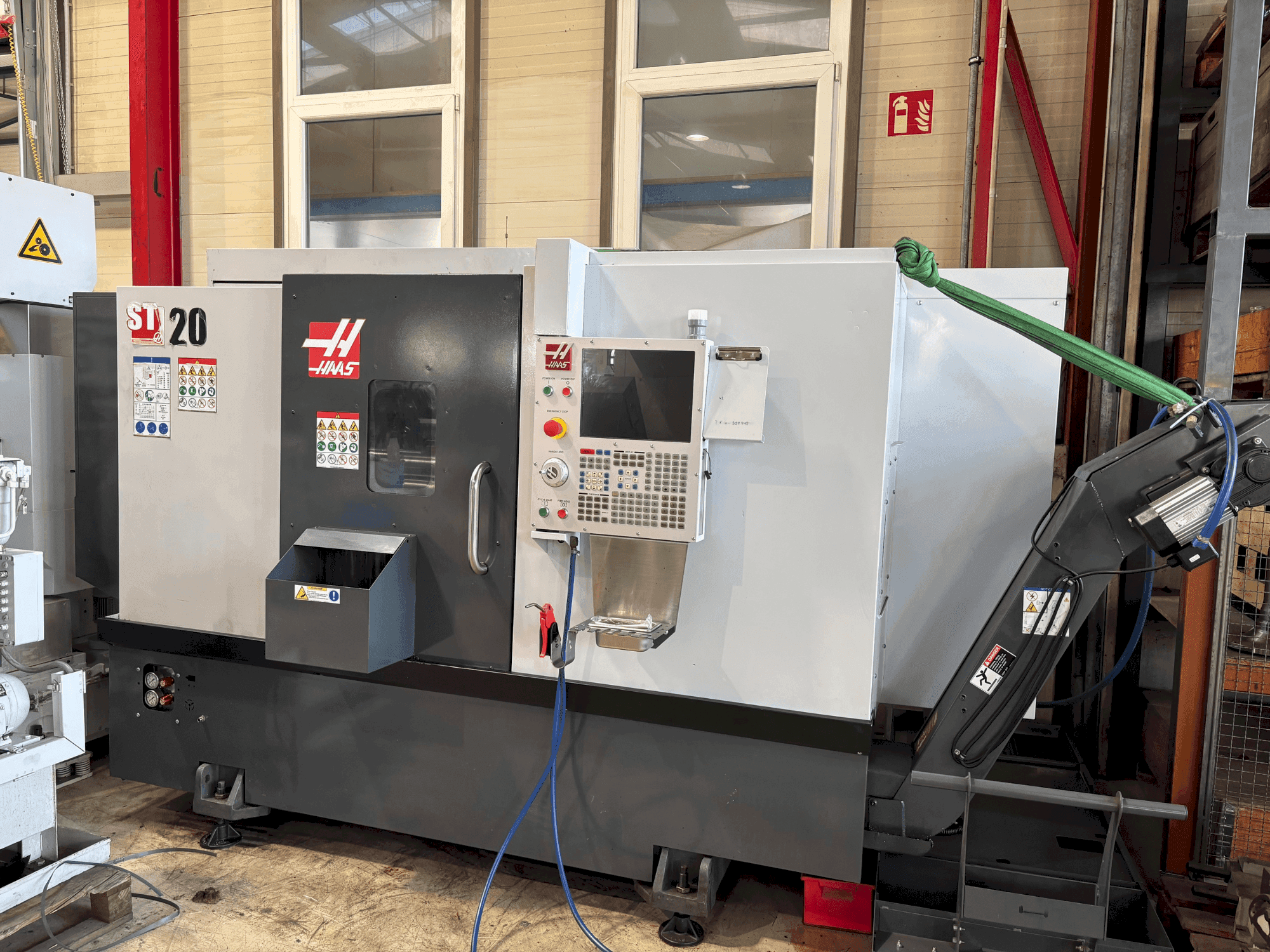 Frontansicht der HAAS ST-20  Maschine