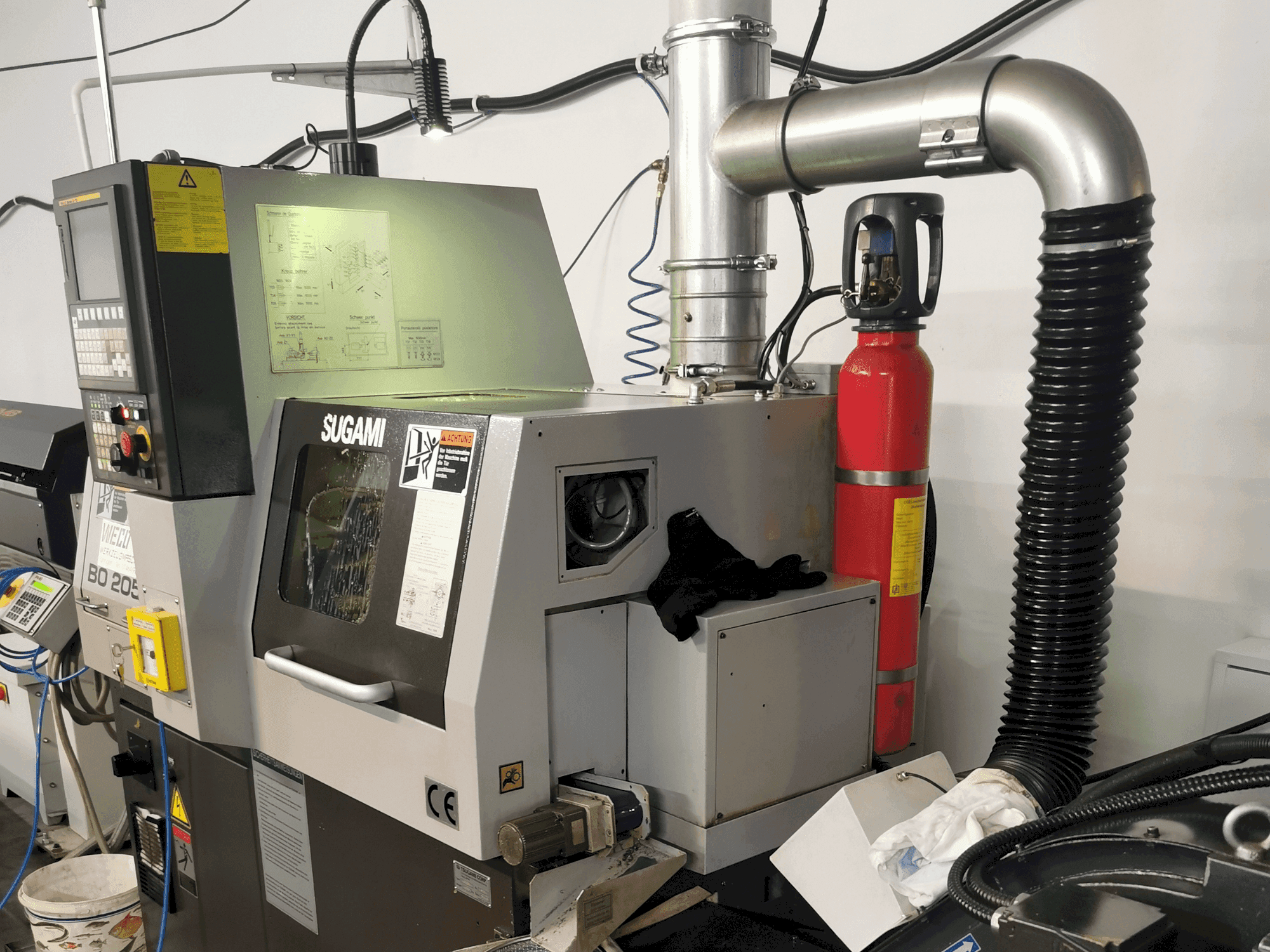 Frontansicht der TSUGAMI BO205E  Maschine