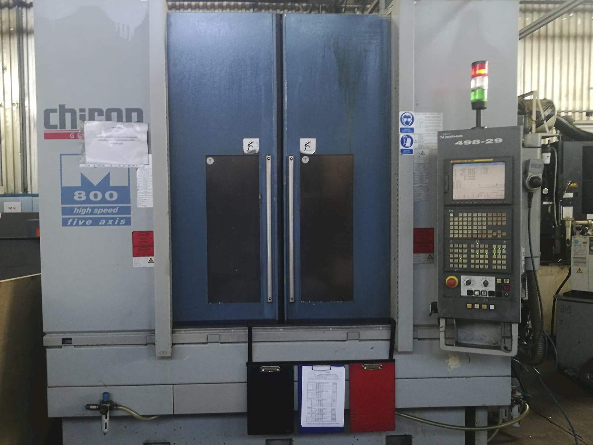 Frontansicht der CHIRON MILL 800 Maschine