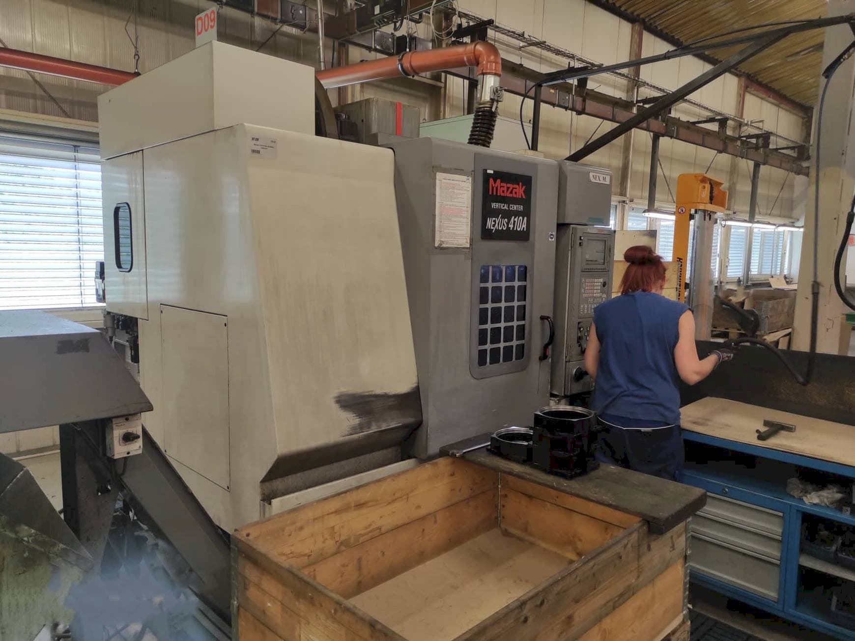 Frontansicht der Mazak VCN-410A  Maschine