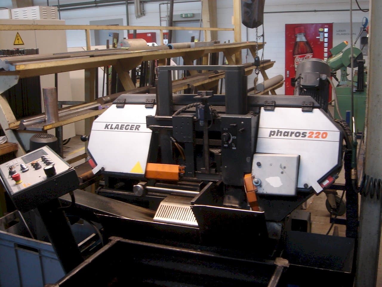 Frontansicht der Klaeger Pharos 220  Maschine