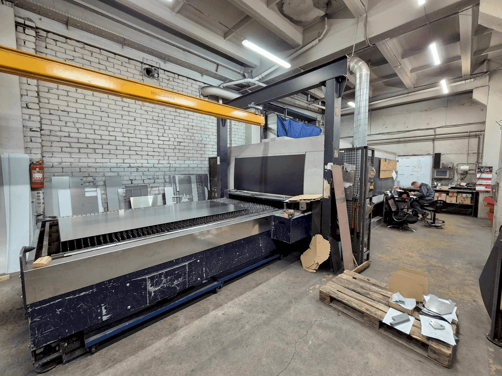 Frontansicht der Bystronic BySprint Fiber 3015 (2012)  Maschine