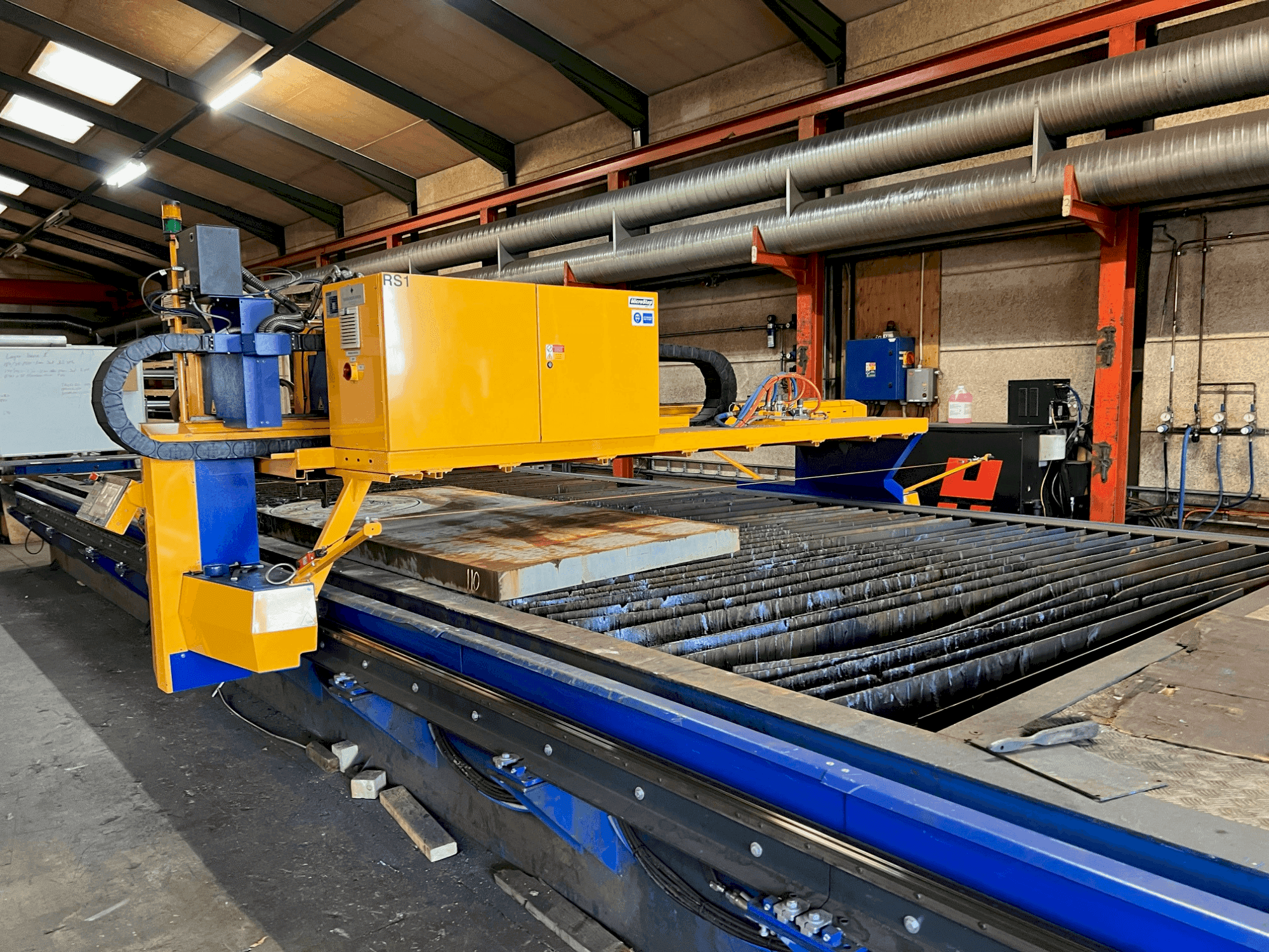 Frontansicht der MicroStep MasterCut X 9001.30PG  Maschine