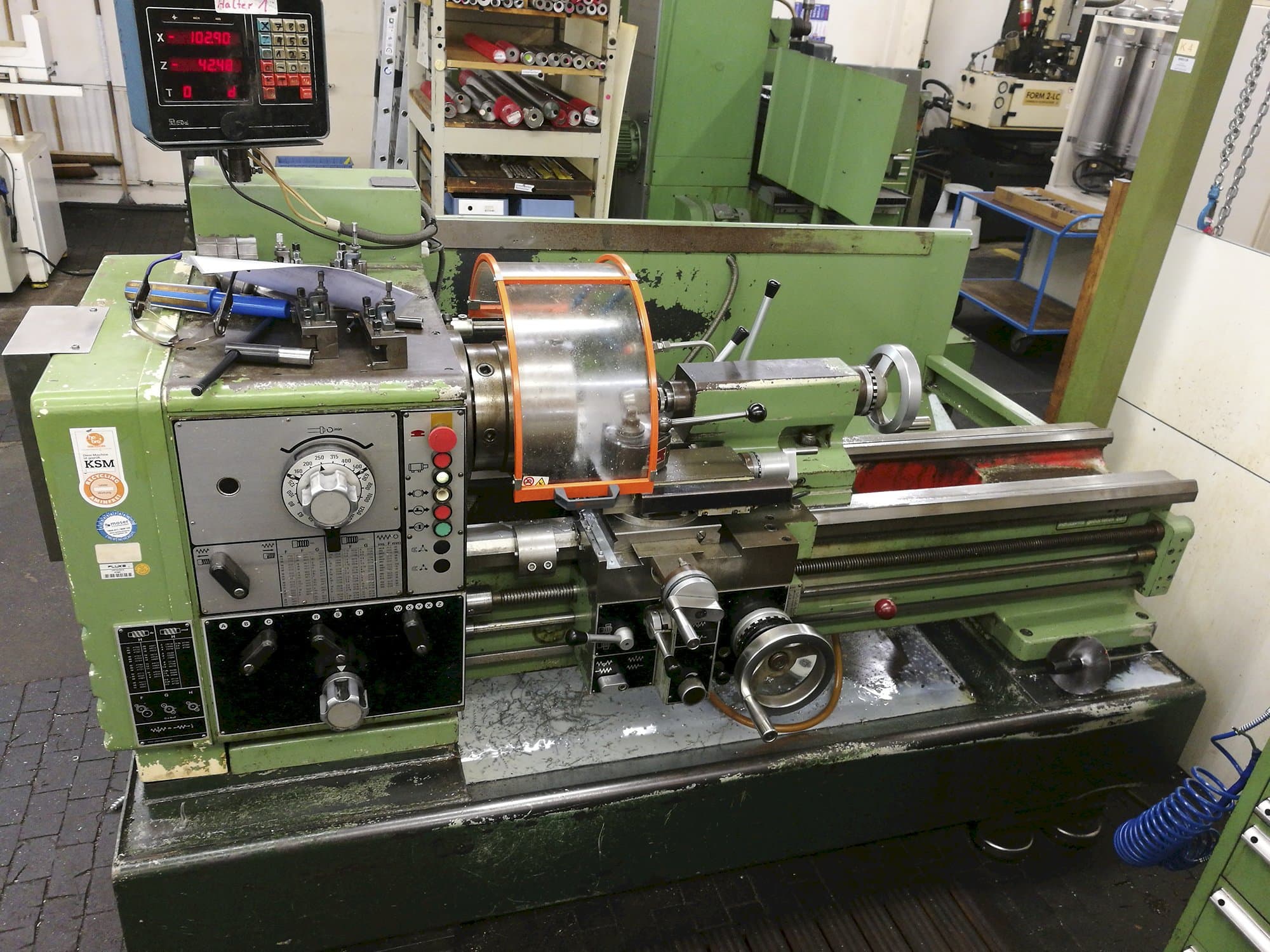 Frontansicht der Harrison M400 Maschine