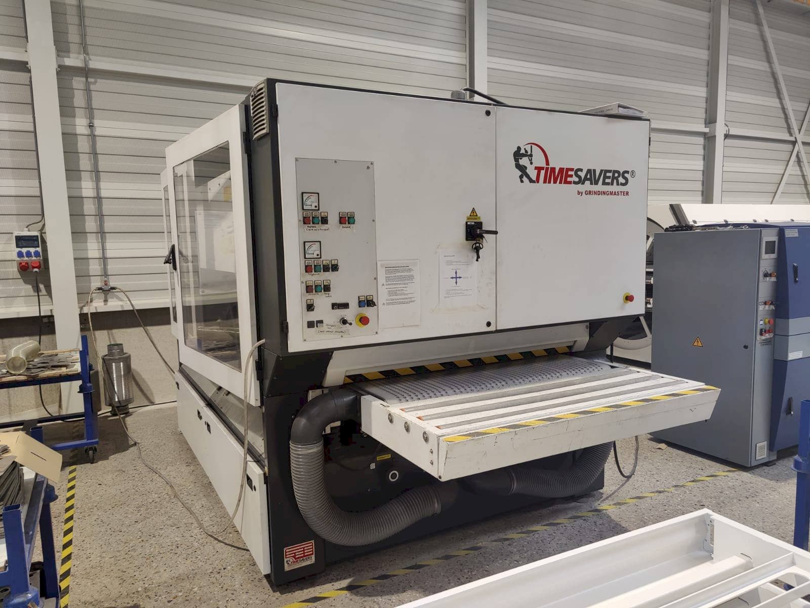 Frontansicht der TIMESAVERS 42-series-1350-WRB  Maschine