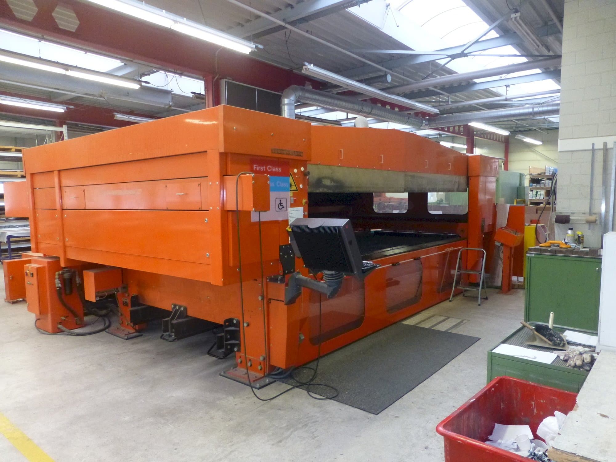 Frontansicht der Bystronic BYSTAR 4020  Maschine