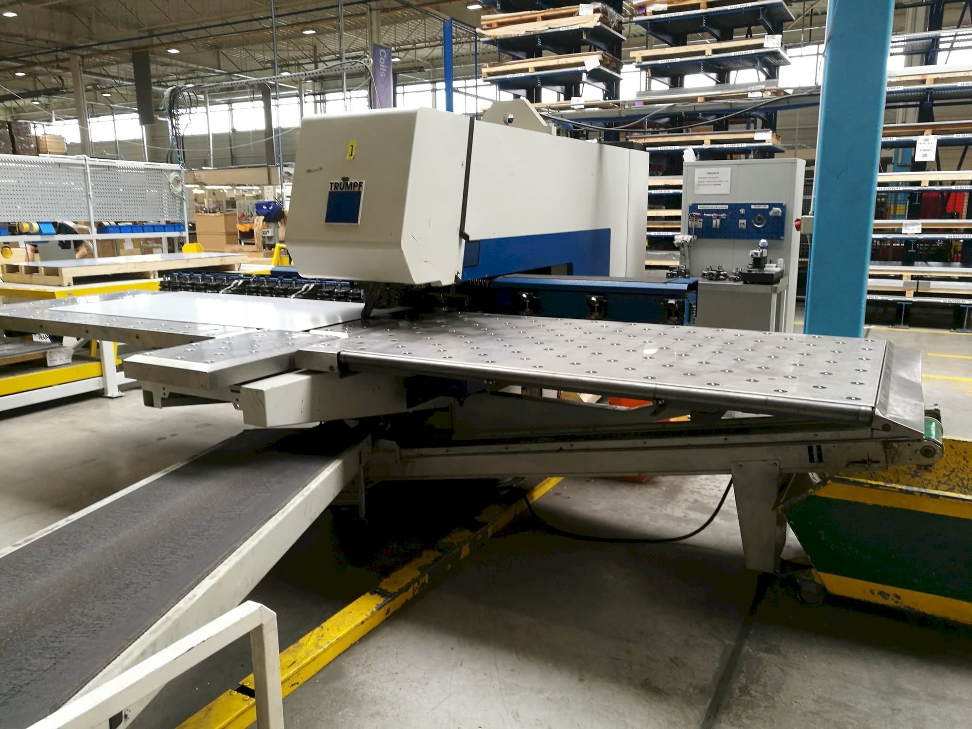 Frontansicht der Trumpf Trumatic 500  Maschine