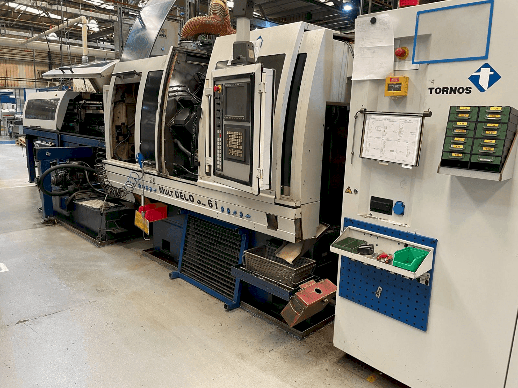 Frontansicht der TORNOS MultiDeco 32/6i  Maschine