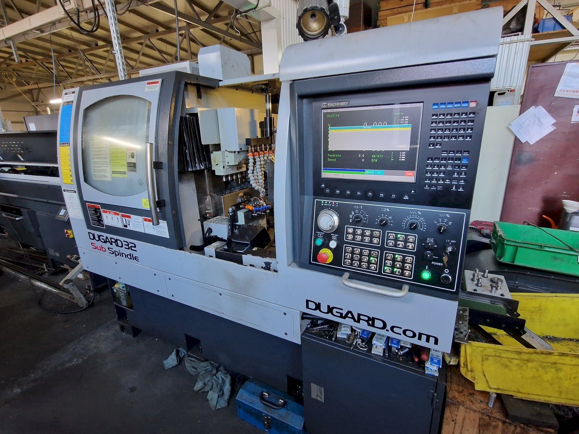 Frontansicht der Dugard									 32 Sub Spindle  Maschine