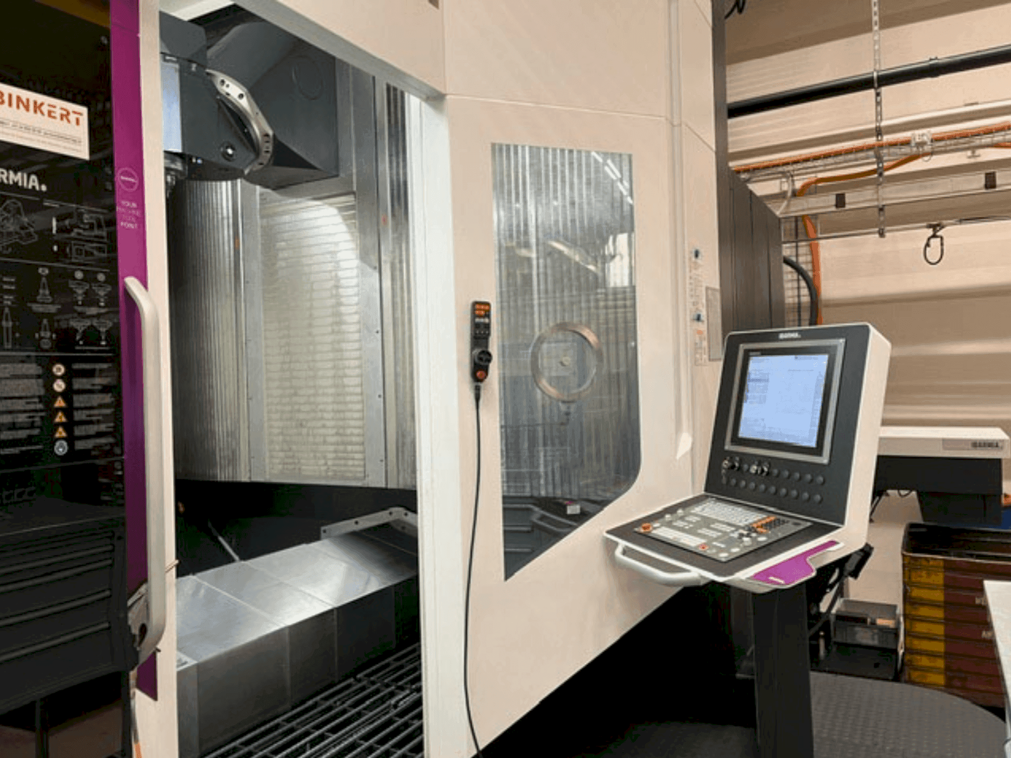 Frontansicht der IBARMIA THC 22 Extreme  Maschine