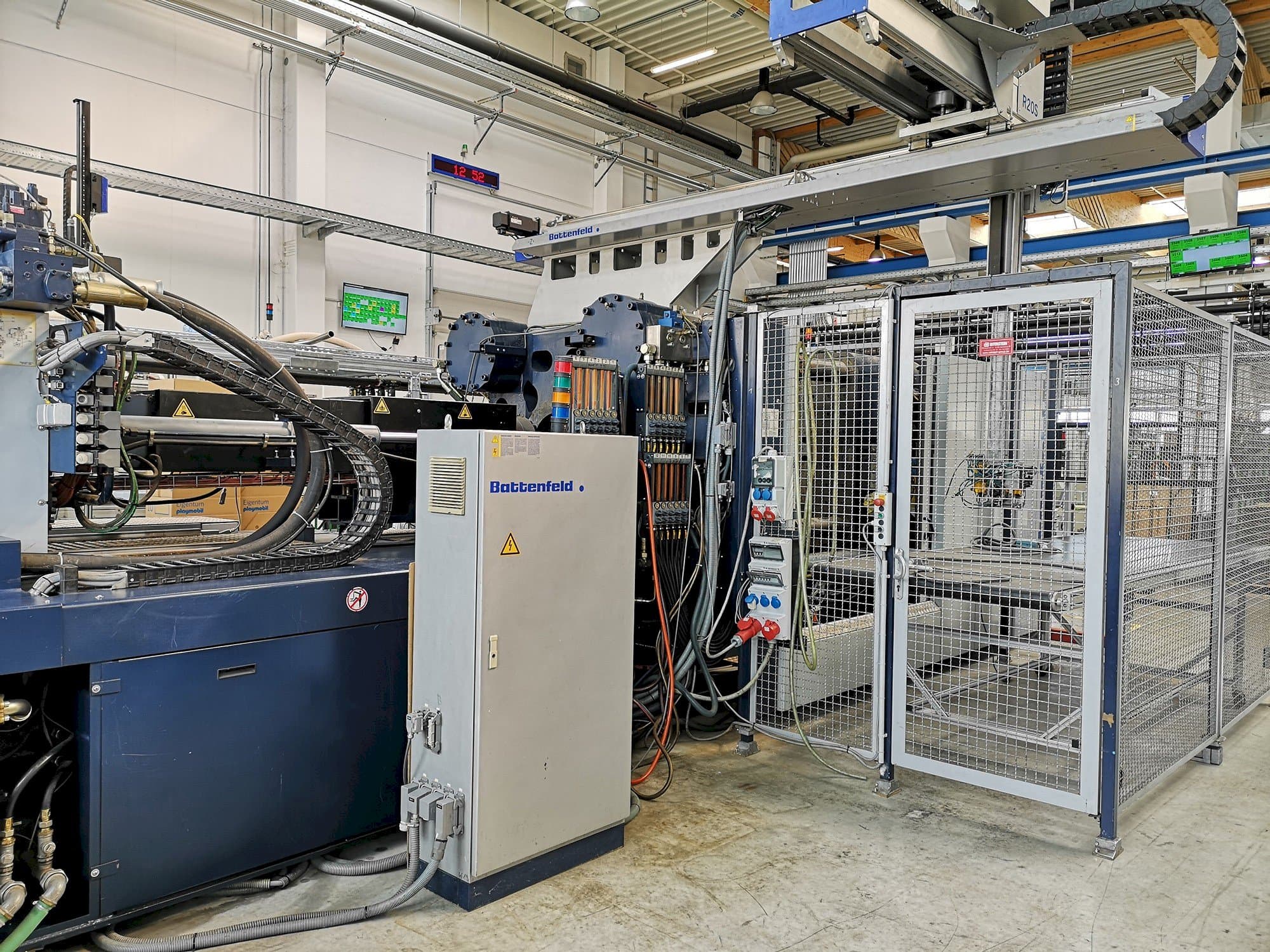 Frontansicht der Battenfeld HM 8000 2P - 7700  Maschine