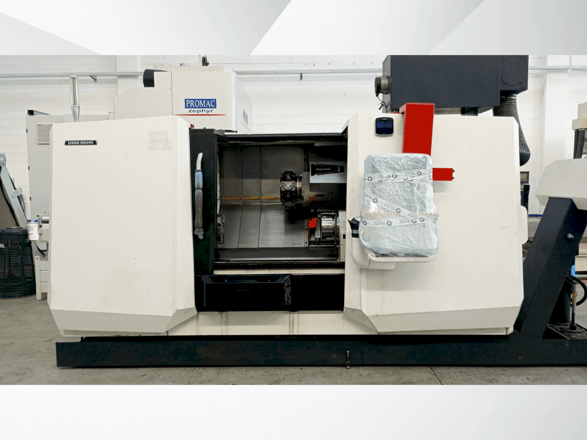 Frontansicht der DMG MORI CLX 550  Maschine
