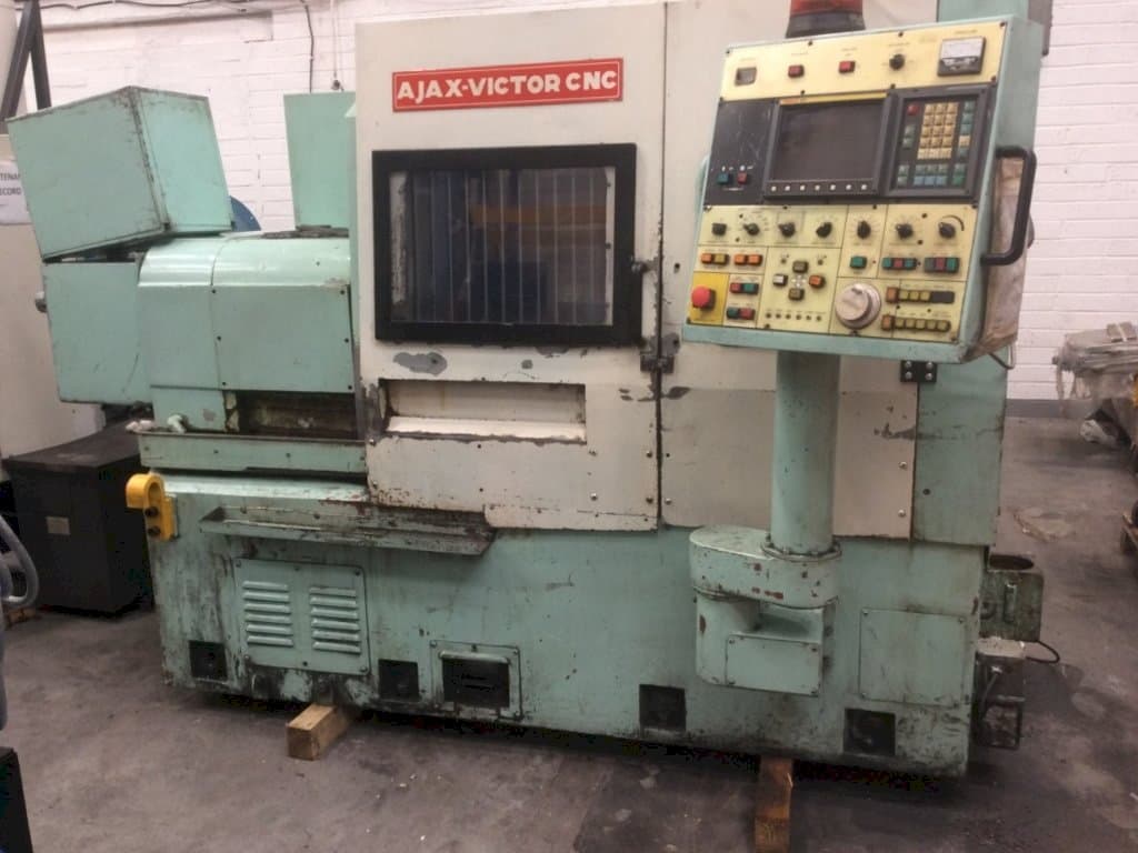 Frontansicht der Victor TNS-3H  Maschine