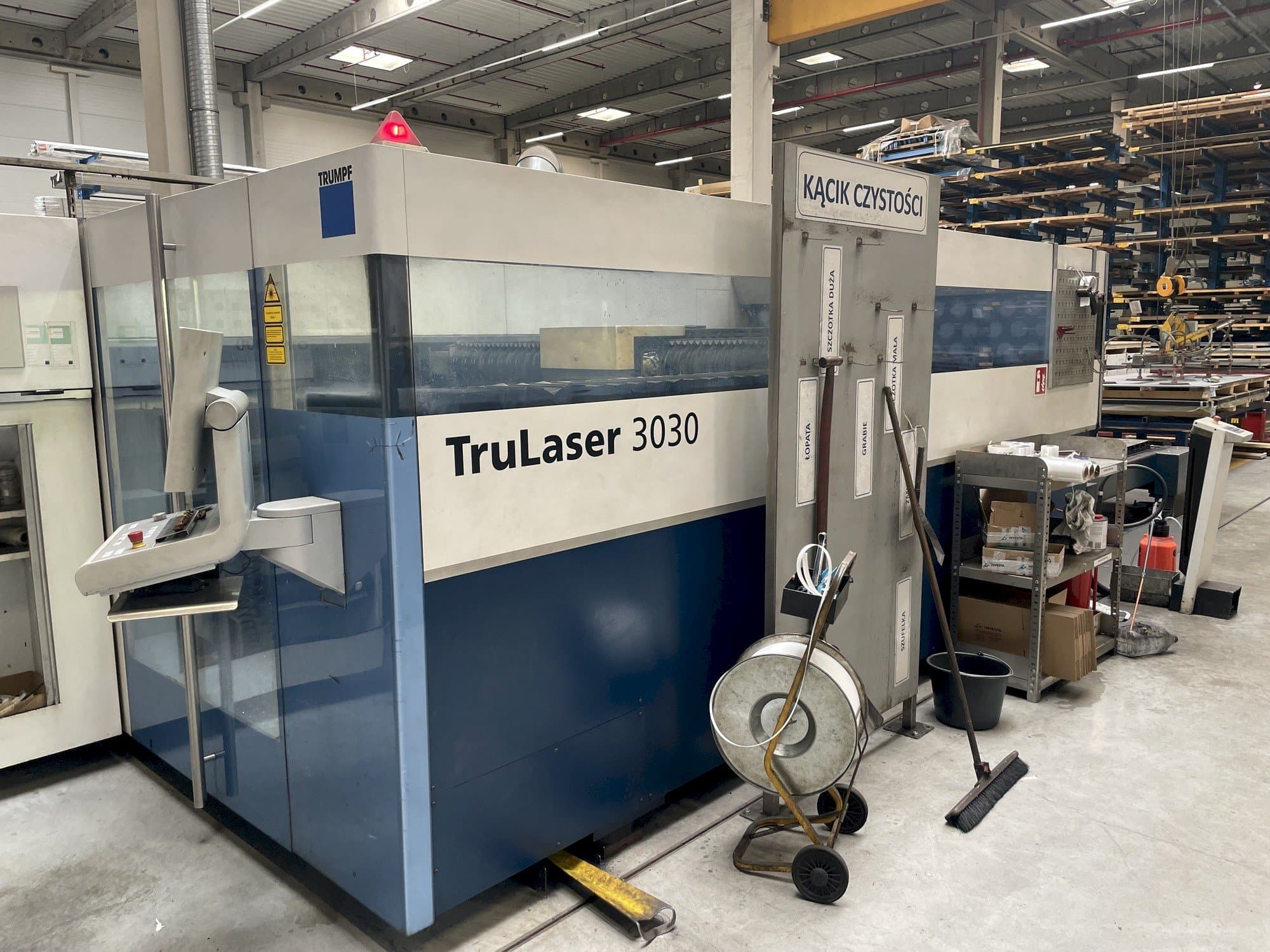 Frontansicht der Trumpf TruLaser 3030  Maschine