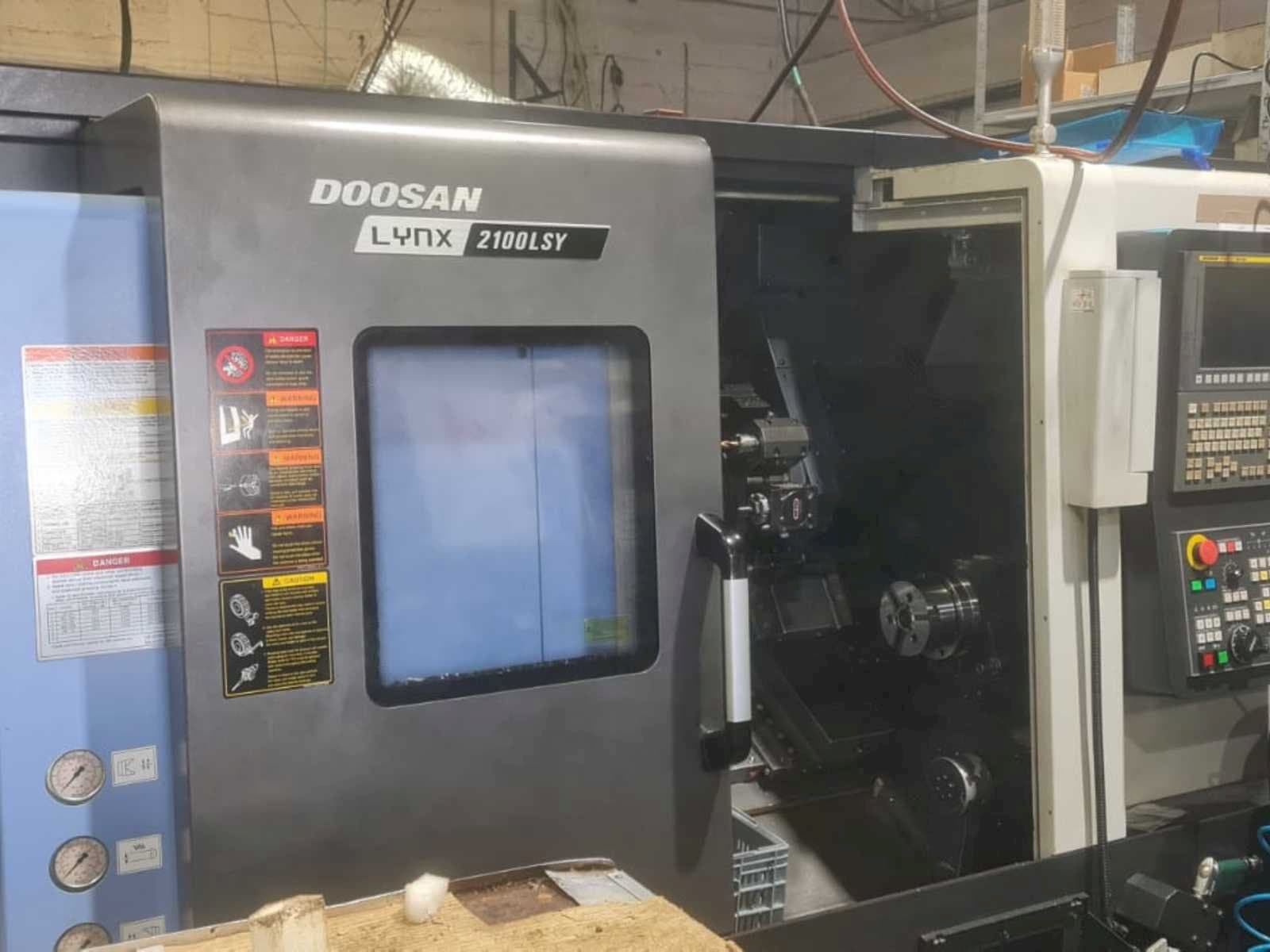 Frontansicht der Doosan Lynx series Maschine