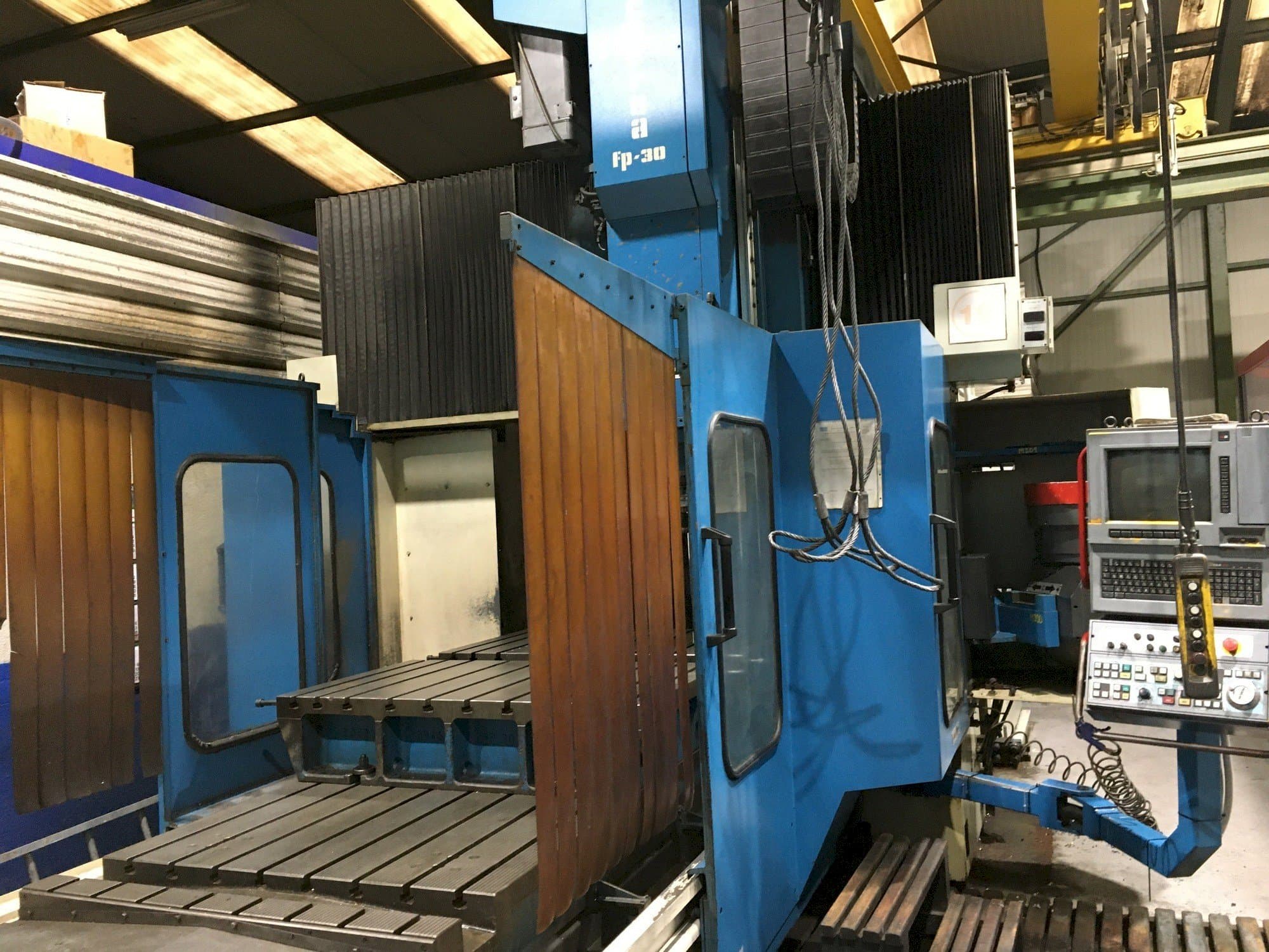 Frontansicht der Correa FP 30/30  Maschine