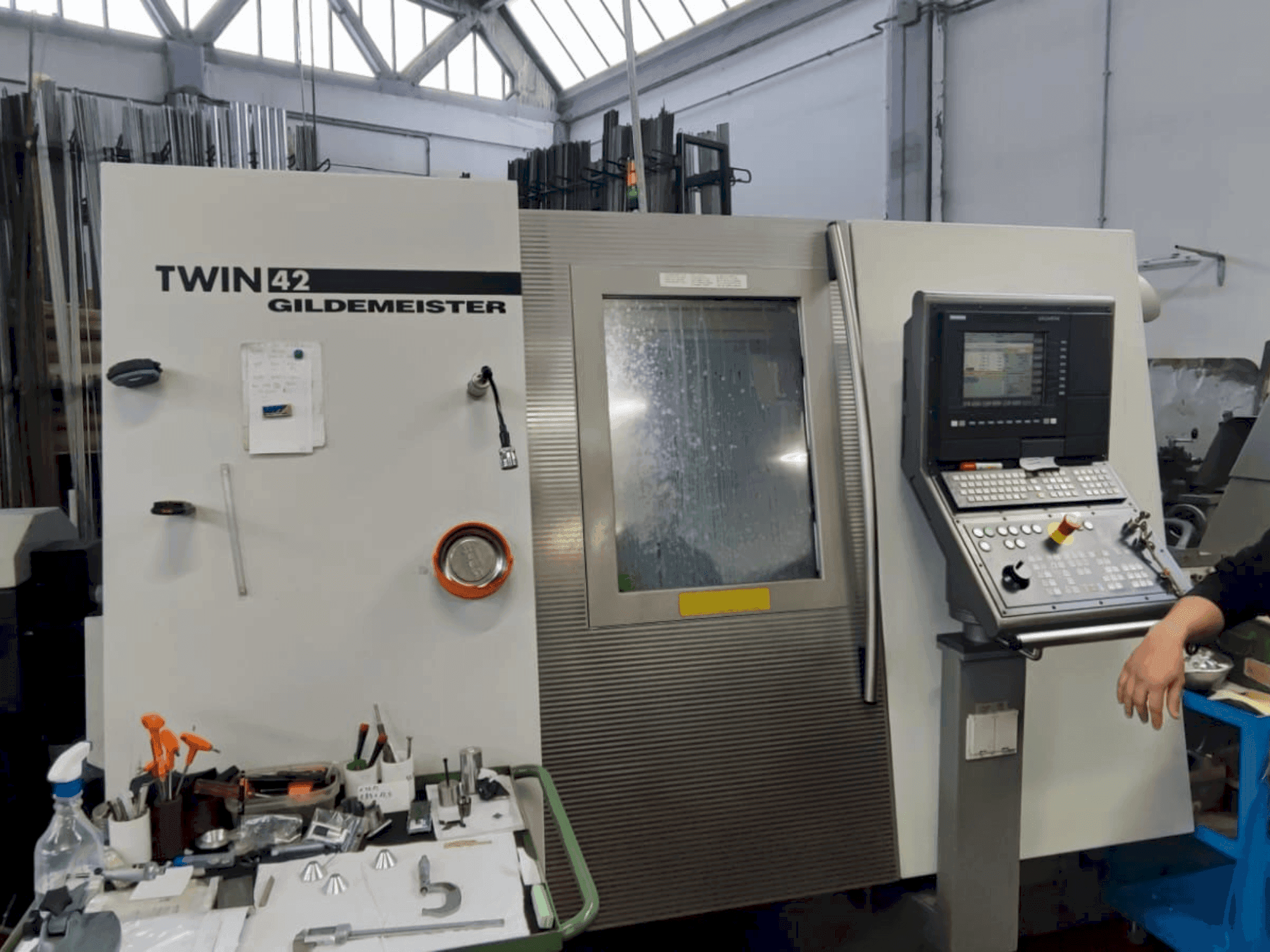 Frontansicht der Gildemeister TWIN 42  Maschine