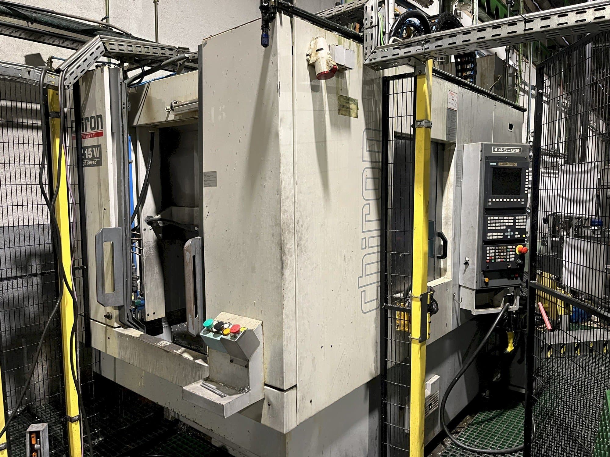 Frontansicht der CHIRON FZ15W  Maschine