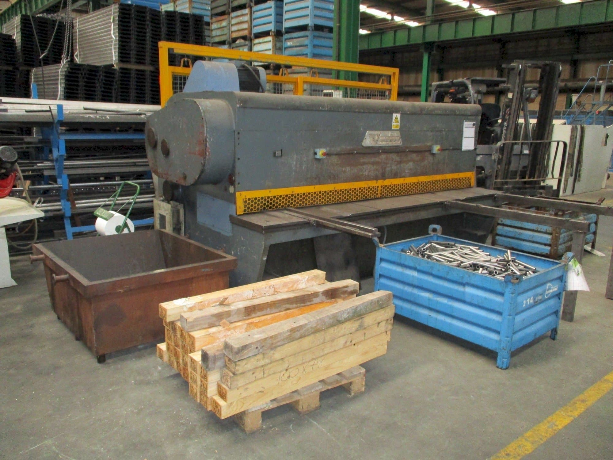 Frontansicht der Taci AC-10/30  Maschine