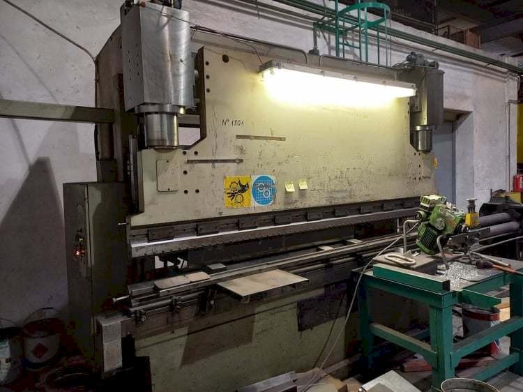 Frontansicht der DONEWELL HP3B  Maschine