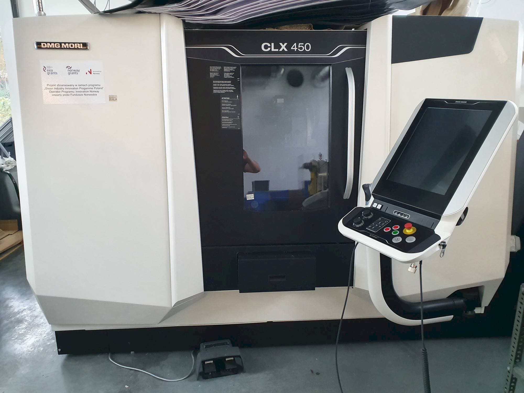 Frontansicht der DMG MORI CLX450  Maschine