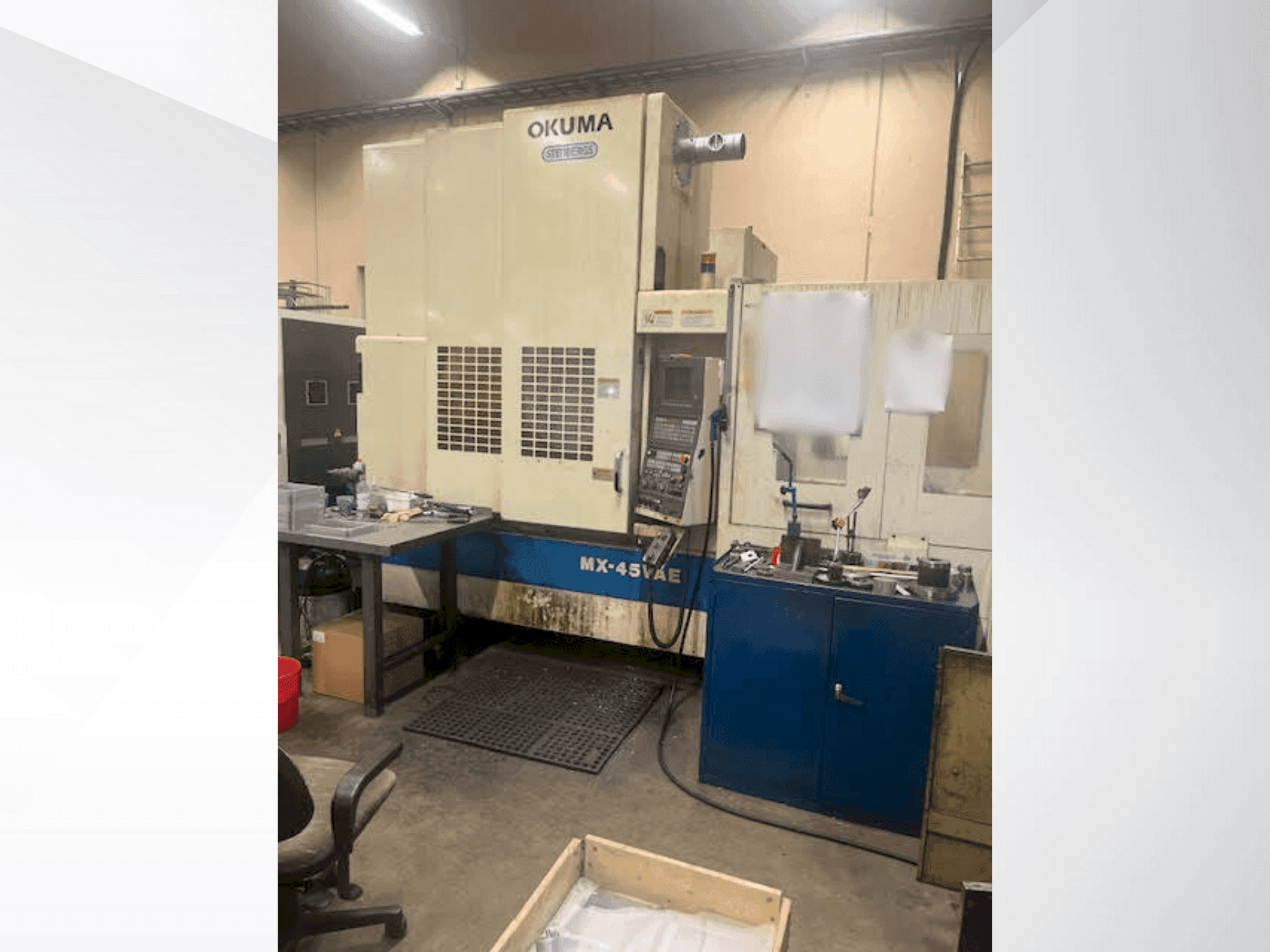 Frontansicht der Okuma MX-45VAE  Maschine