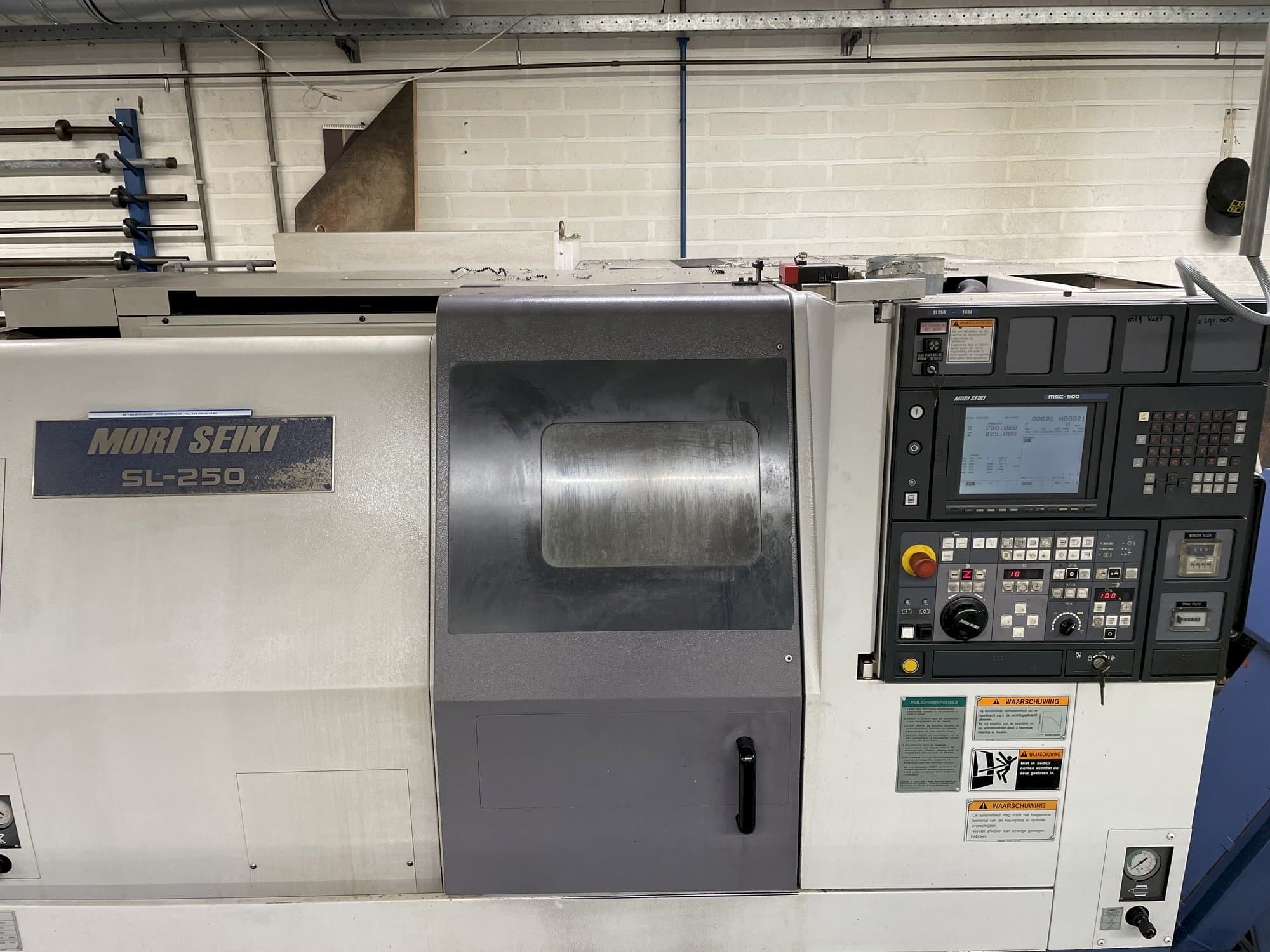 Frontansicht der MORI SEIKI SL-250  Maschine